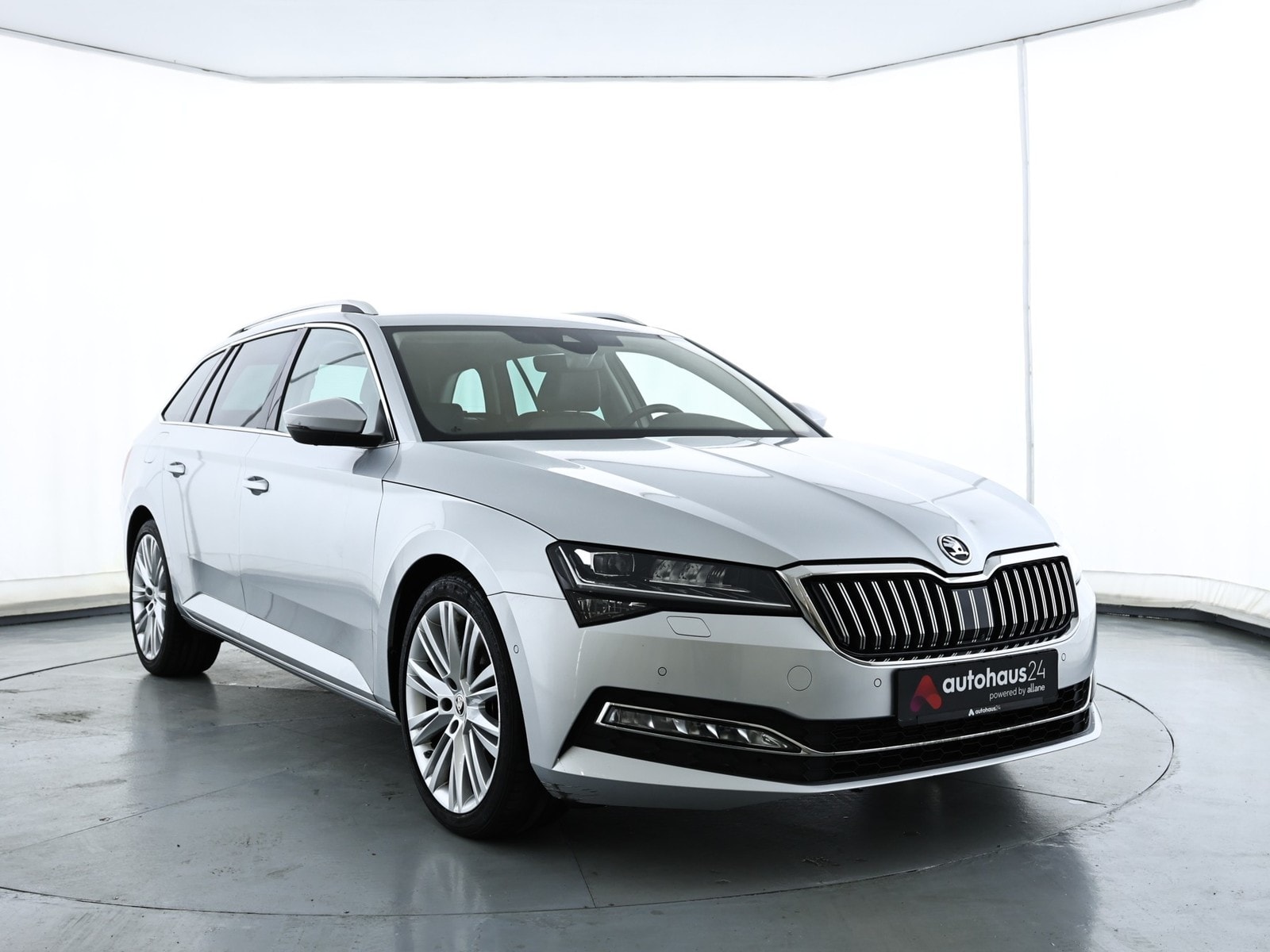 ŠKODA Superb Kombi SKODA Superb 2.0 TDI SCR 147kW DSG PREMIUM EDIT COMBI Kombi #1