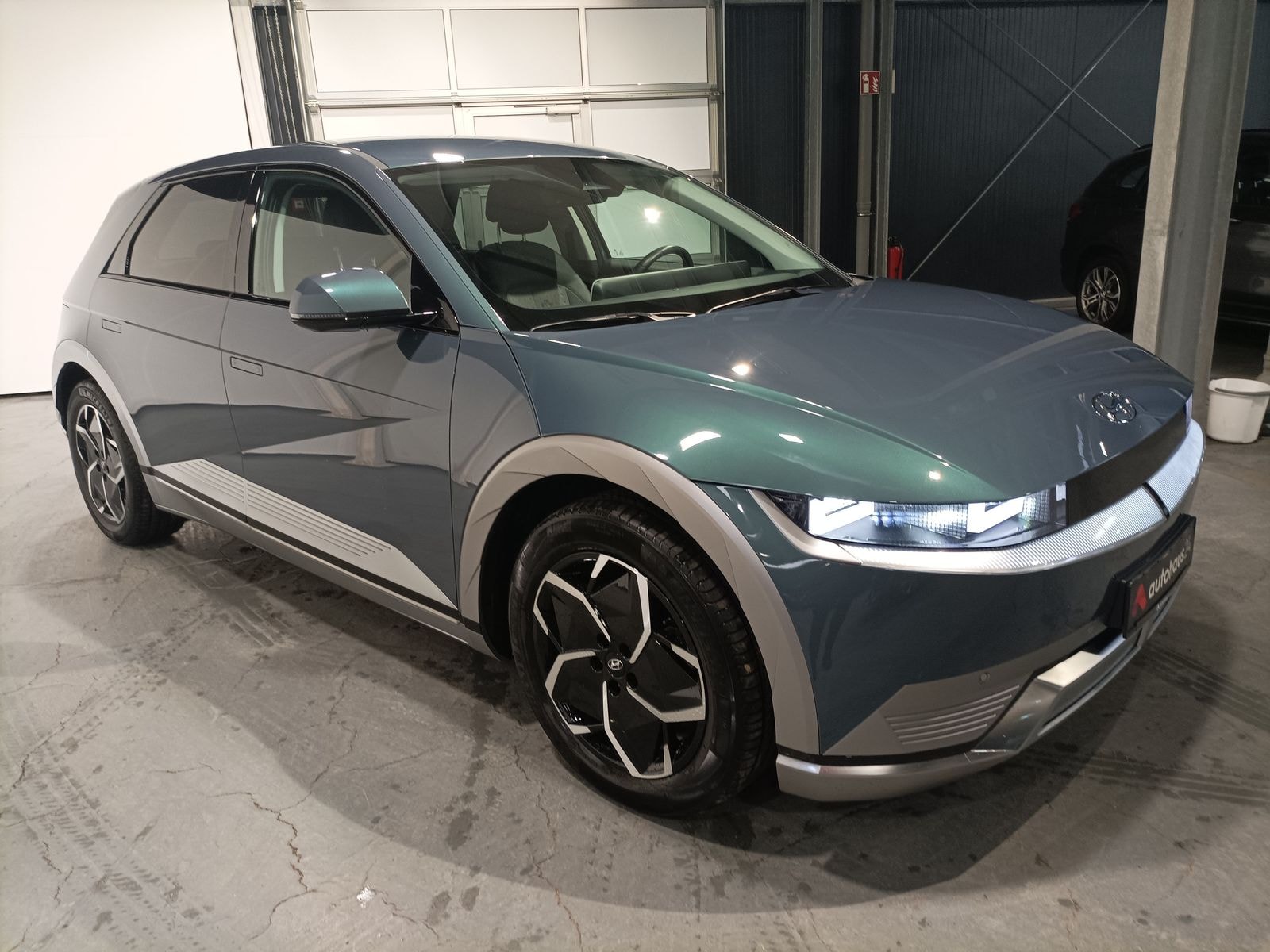 Hyundai IONIQ 5 Limousine HYUNDAI IONIQ 5 58 kWh 173 kW Allradantrieb Sports Utility Vehicle #1