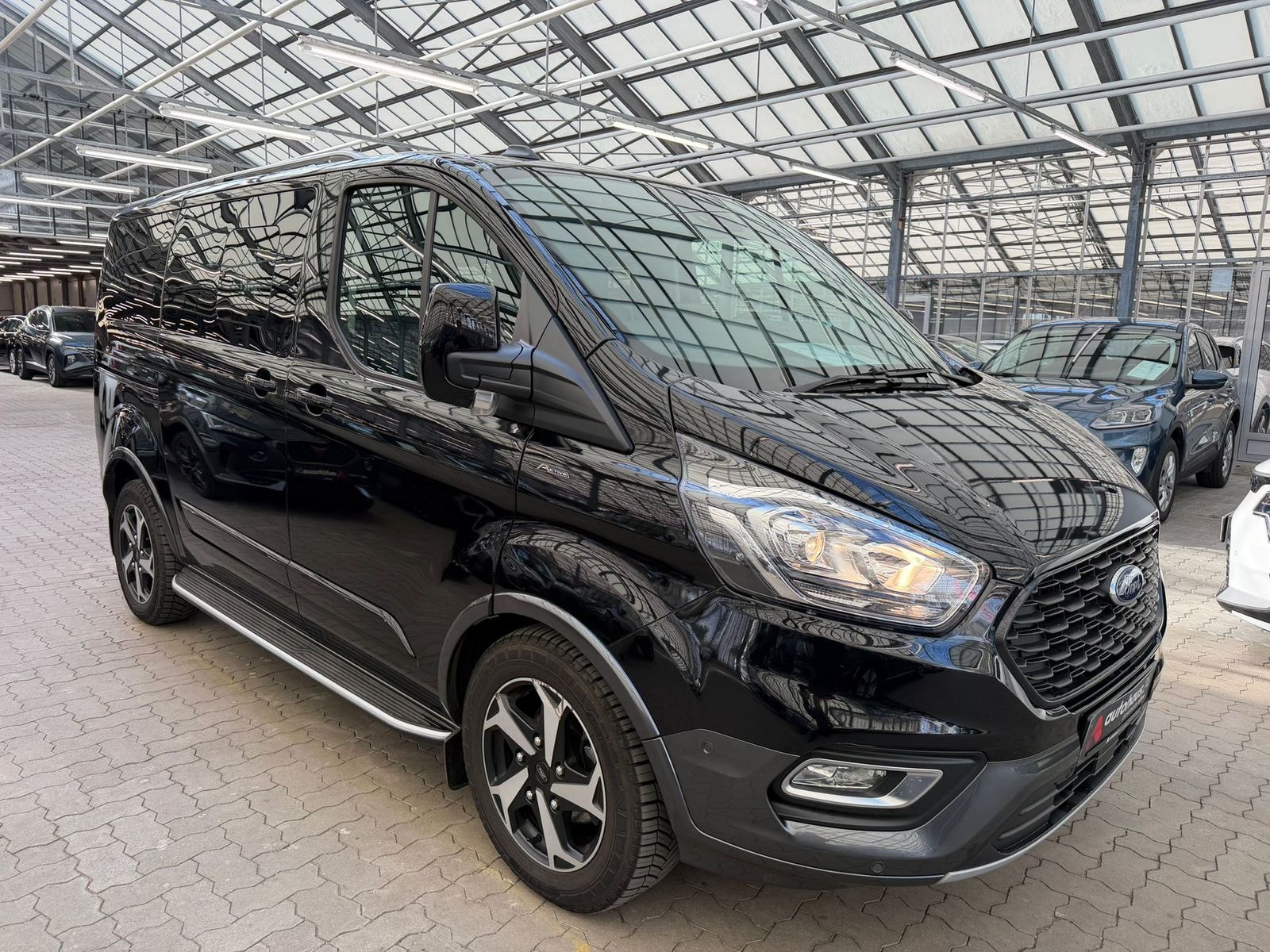 Ford Tourneo Kleinbus / Van FORD Tourneo Custom 320 L1H1 2,0EcoBlue 96kW Active Auto Kombi-Lieferwagen #1