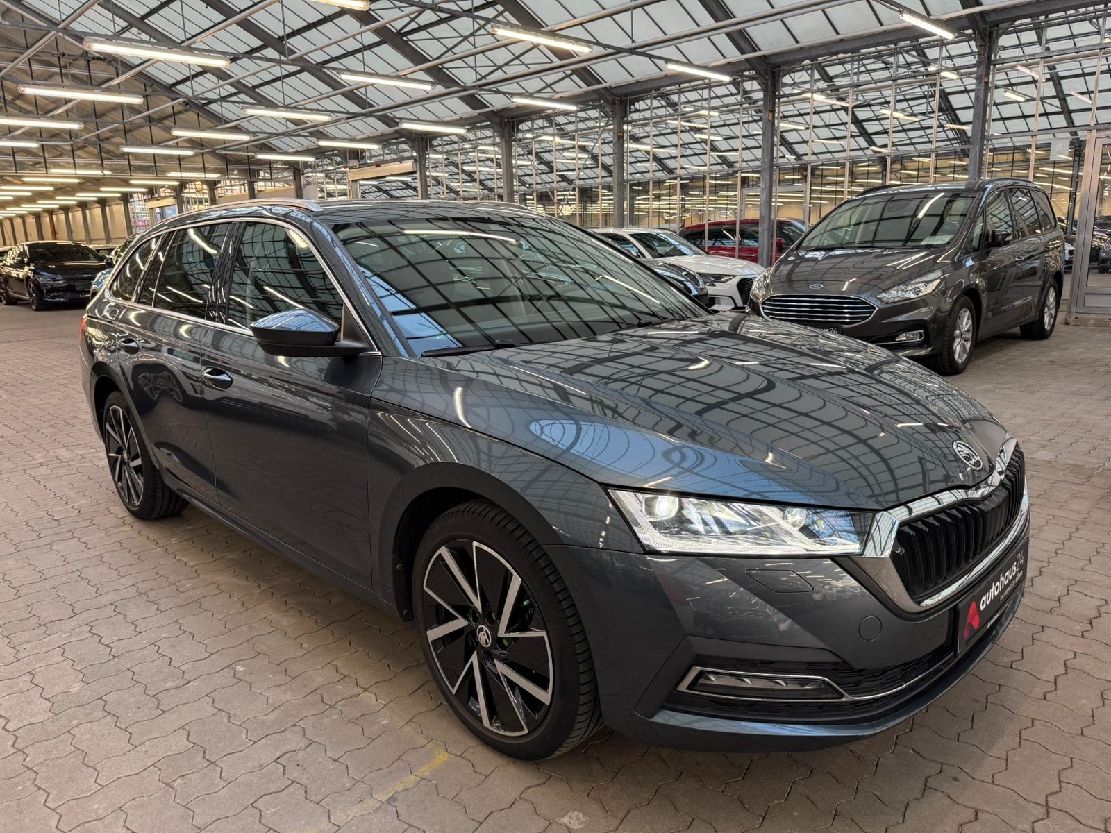 ŠKODA Octavia Kombi SKODA Octavia 1.4 TSI iV DSG STYLE COMBI Kombi #1