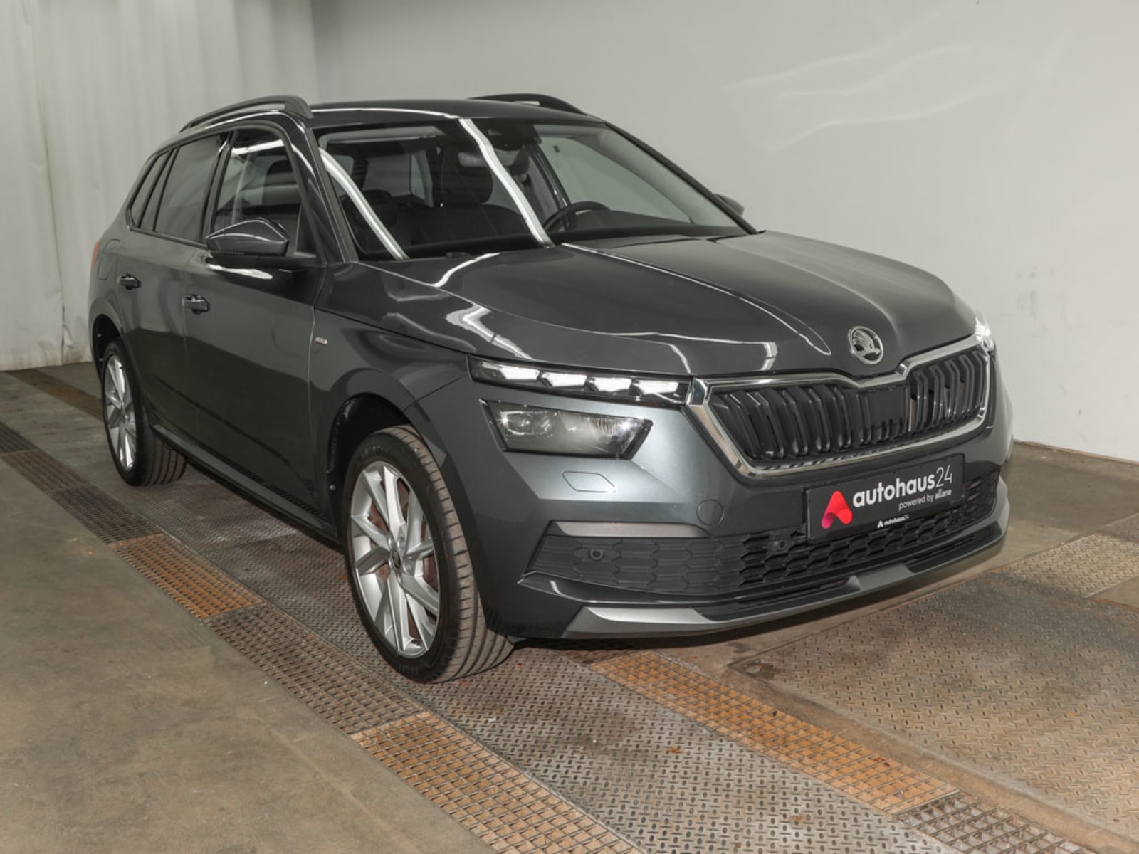 ŠKODA Kamiq SUV / Crossover / Geländewagen SKODA Kamiq 1.0l TSI 81kW CLEVER Sports Utility Vehicle #1