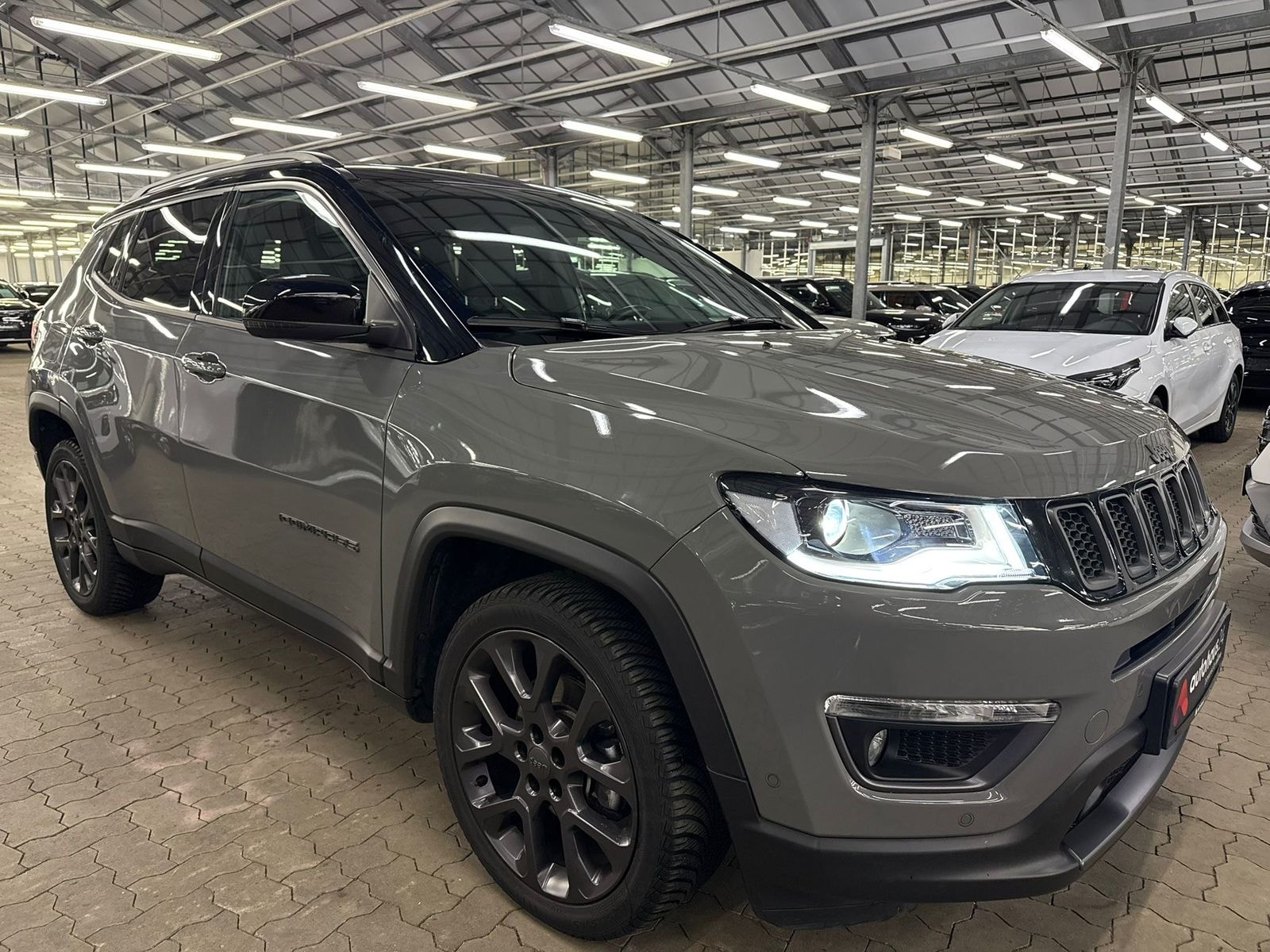 Jeep Compass SUV / Crossover / Geländewagen JEEP Compass 1.3 T-GDI I4 110kW S DCT Sports Utility Vehicle #1