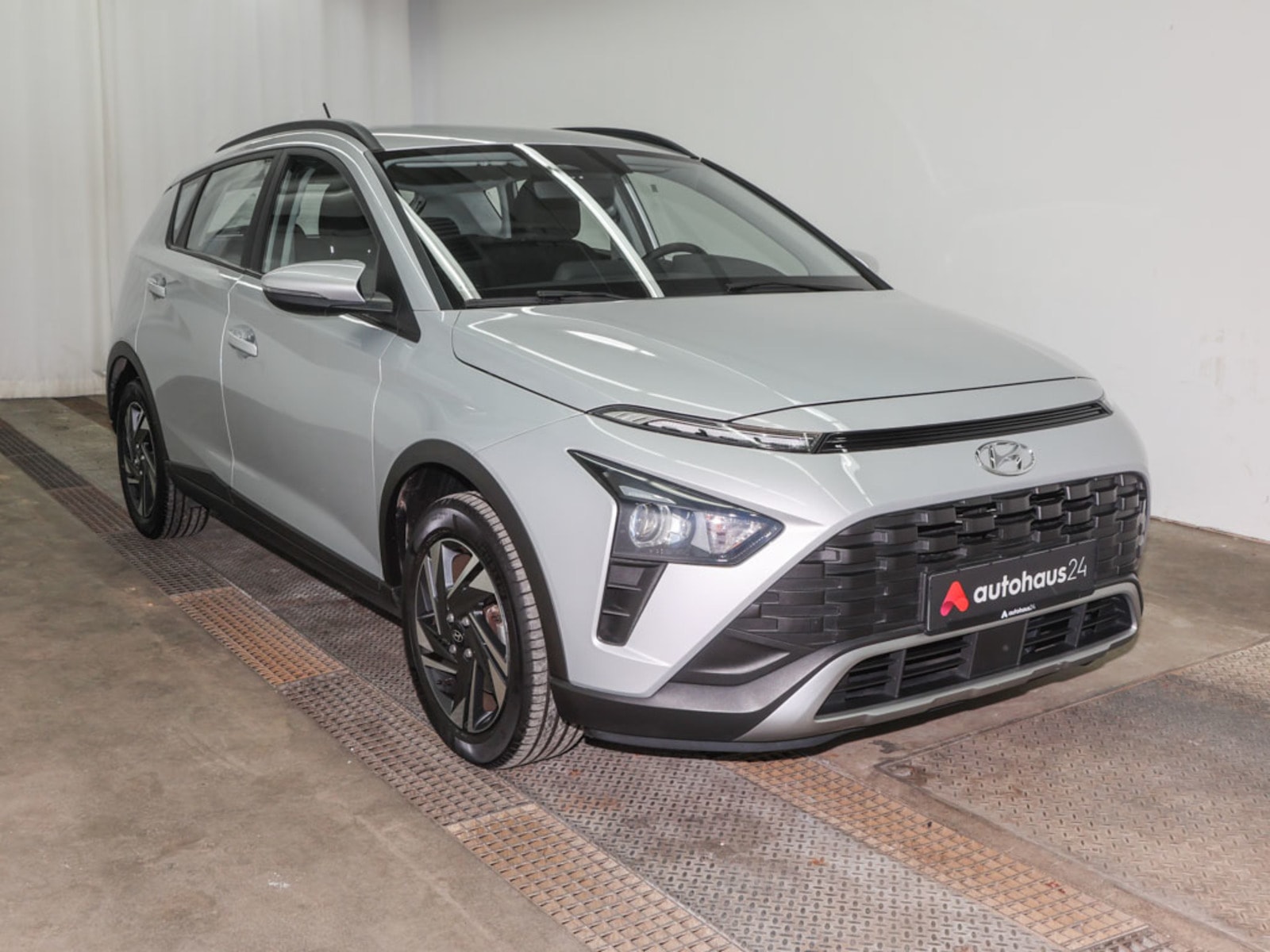 Hyundai Bayon SUV / Crossover / Geländewagen HYUNDAI Bayon 1.0 T-GDI Select Sports Utility Vehicle #1