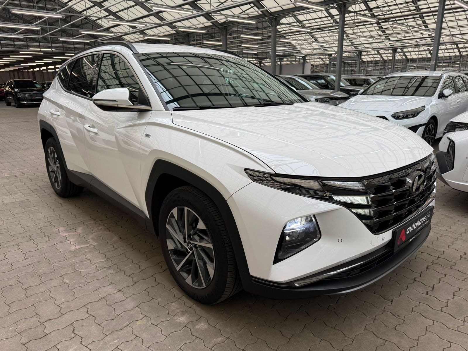 Hyundai Tucson SUV / Crossover / Geländewagen HYUNDAI Tucson 1.6 T-GDI 48V Trend Sports Utility Vehicle #1