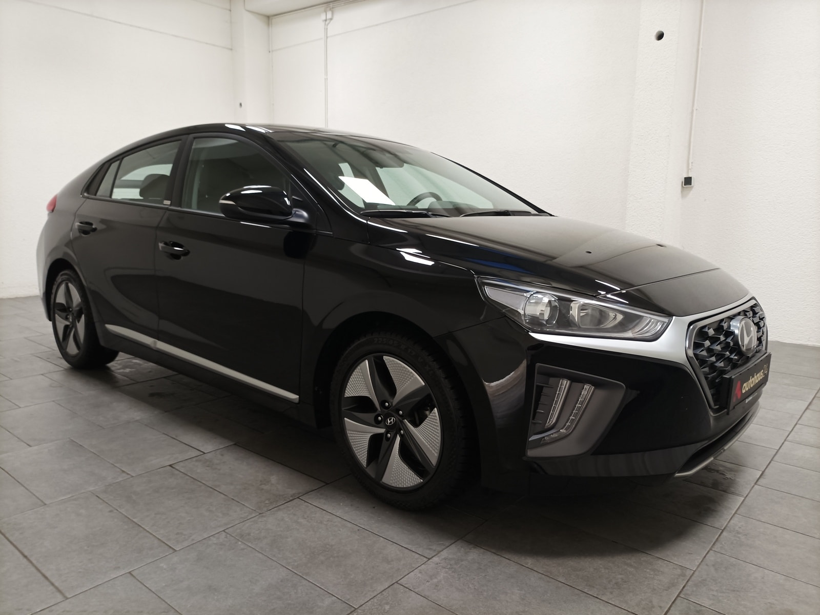 Hyundai IONIQ Limousine HYUNDAI IONIQ 1.6l GDi HYBRID Schräghecklimousine #1