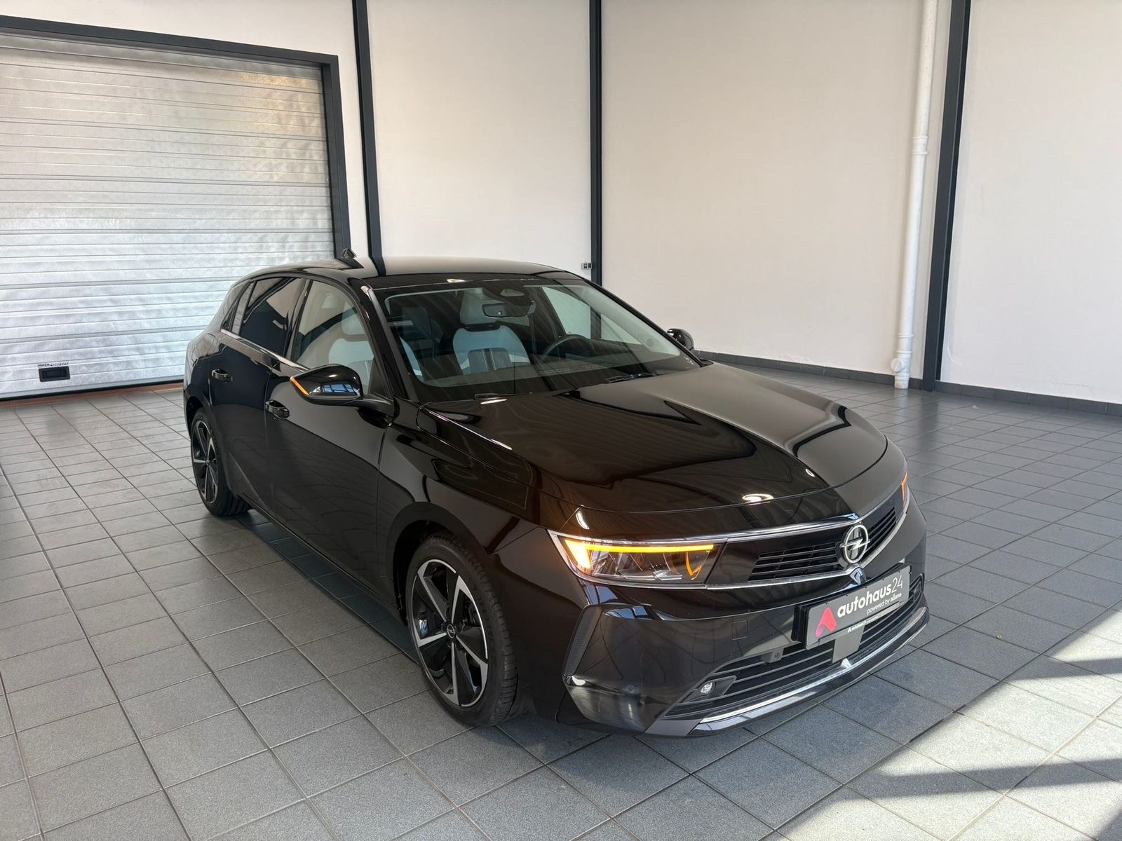 Opel Astra Limousine OPEL Astra 1.2 Turbo 96kW Business Elegance Schräghecklimousine 'Astra Business' #1