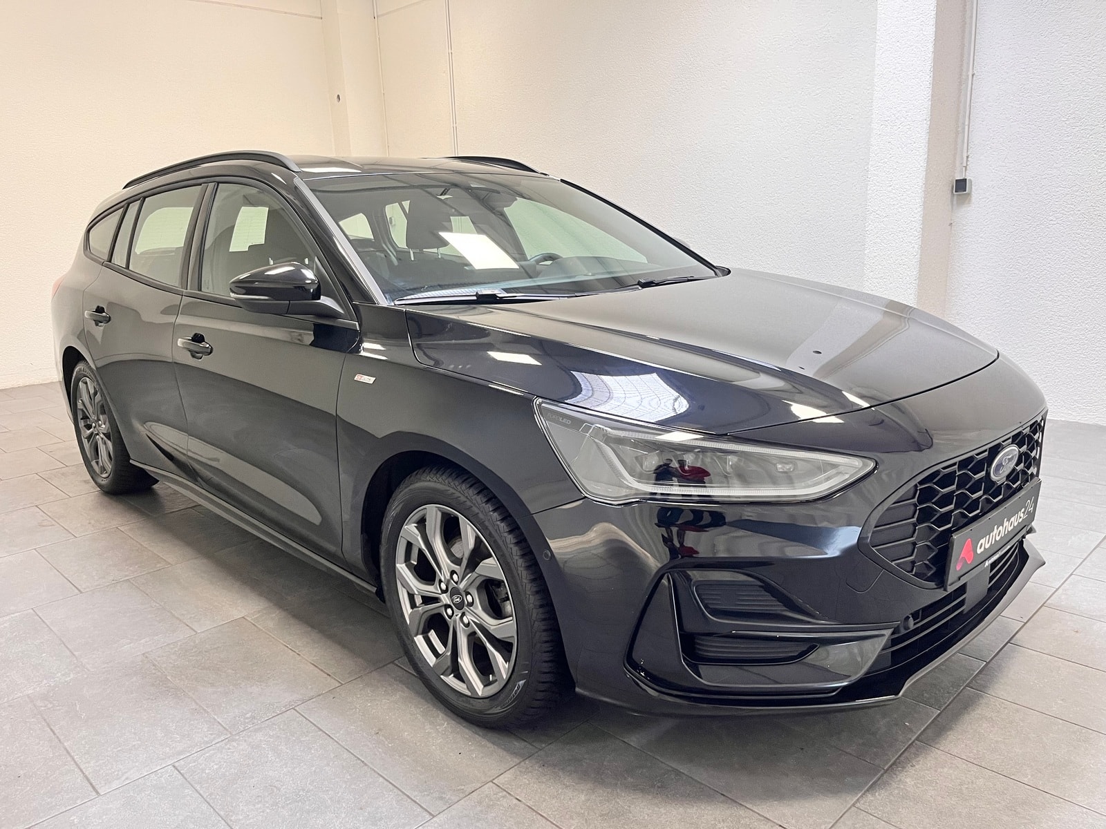 Ford Focus Kombi FORD Focus 1,0 EcoBoost Hybrid 114kW ST-Line Tur. Kombi #1