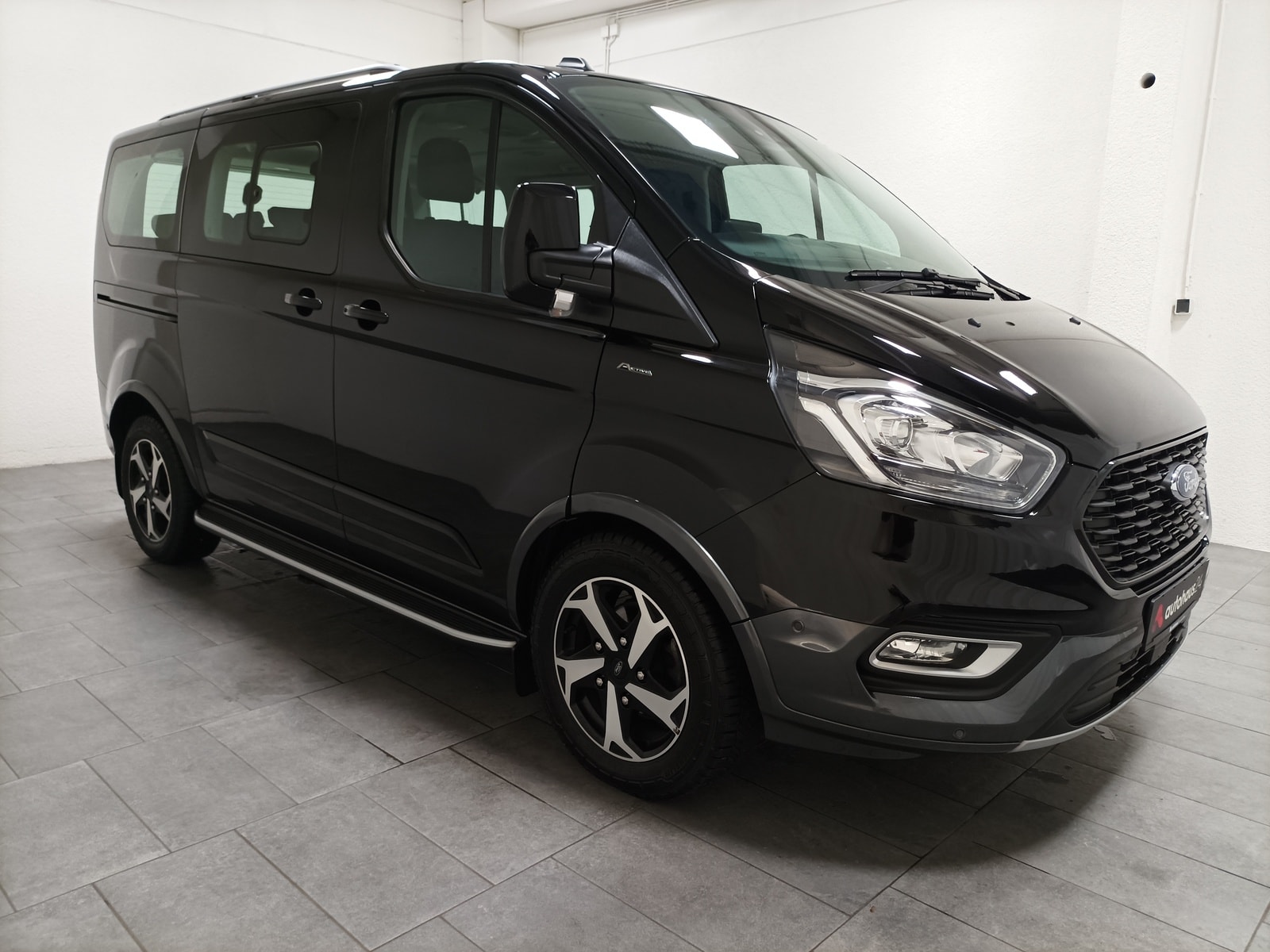 Ford Tourneo Kleinbus / Van FORD Tourneo Custom 320 L1H1 2,0EcoBlue 96kW Active Auto Kombi-Lieferwagen #1