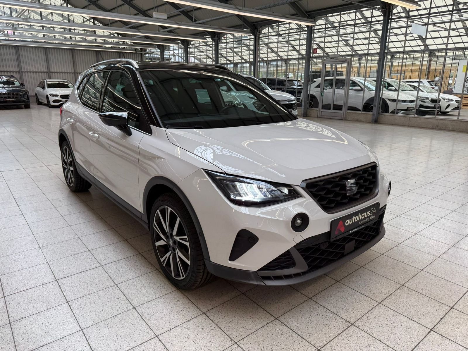 SEAT Arona SUV / Crossover / Geländewagen SEAT Arona 1.0 TSI 81kW FR Sports Utility Vehicle #1