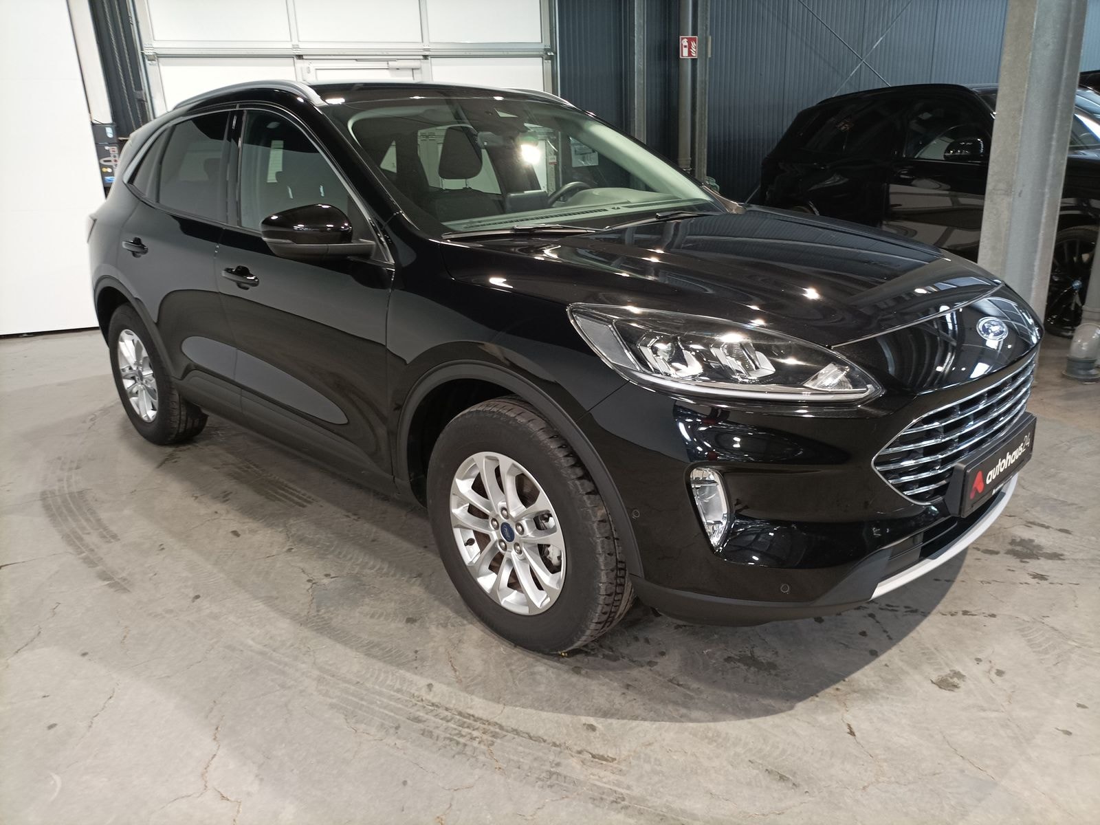 Ford Kuga SUV / Crossover / Geländewagen FORD Kuga 2.5 Duratec PHEV Titanium CVT Sports Utility Vehicle #1