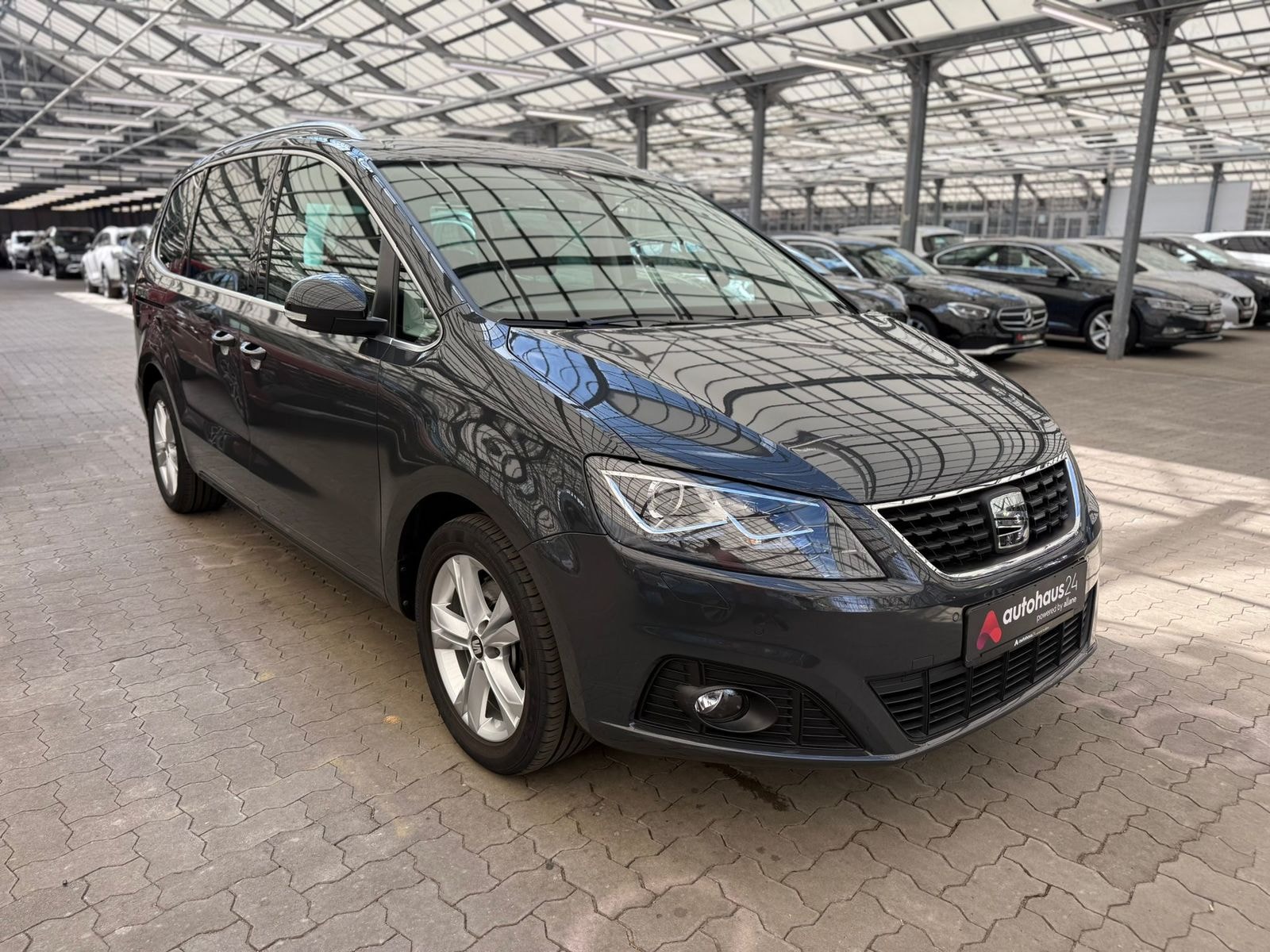 SEAT Alhambra Kleinbus / Van SEAT Alhambra 1.4 TSI XCELLENCE DSG Van #1