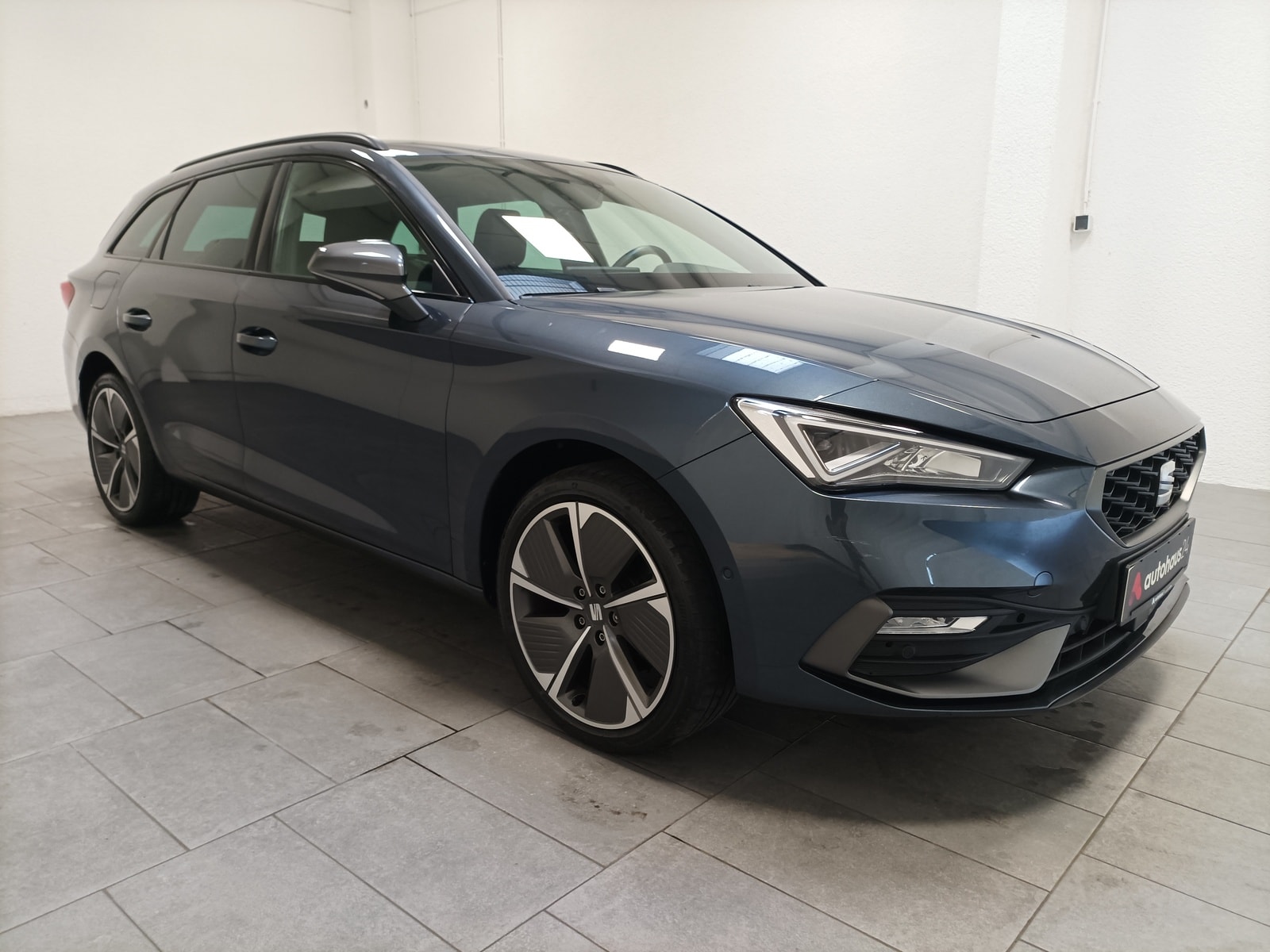 SEAT Leon Kombi SEAT Leon 1.4 e-HYBRID FR DSG Sportstourer Kombi #1