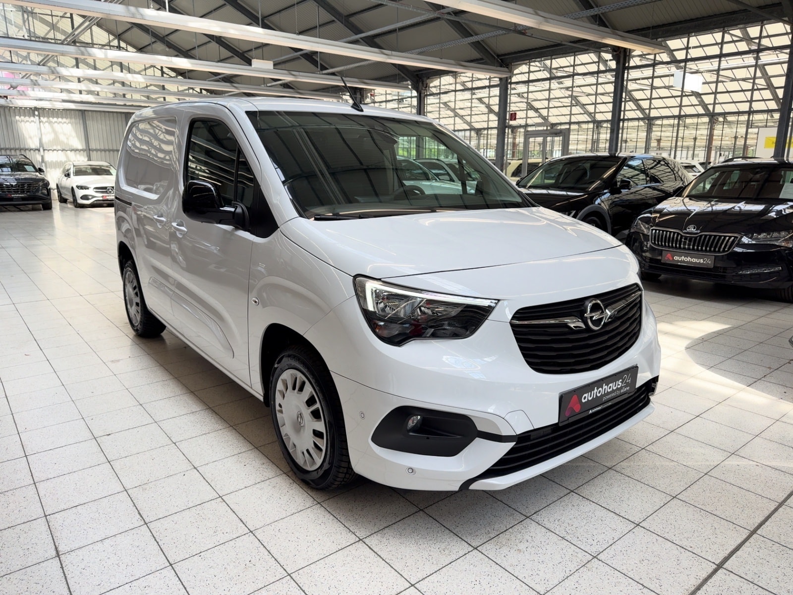 Opel Combo Transporter OPEL Combo Cargo 1.2 81kW Edition Kasten-Lieferwagen #1