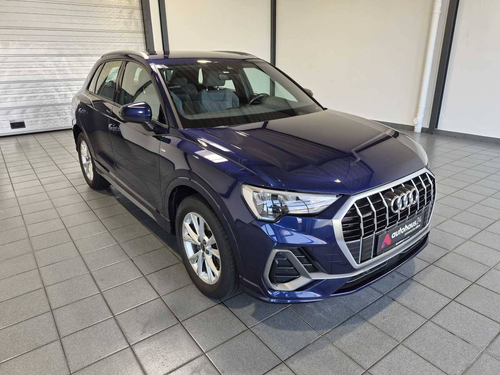 Audi Q3 SUV / Crossover / Geländewagen AUDI Q3 40 TFSI quattro S tronic S line Sports Utility Vehicle #1