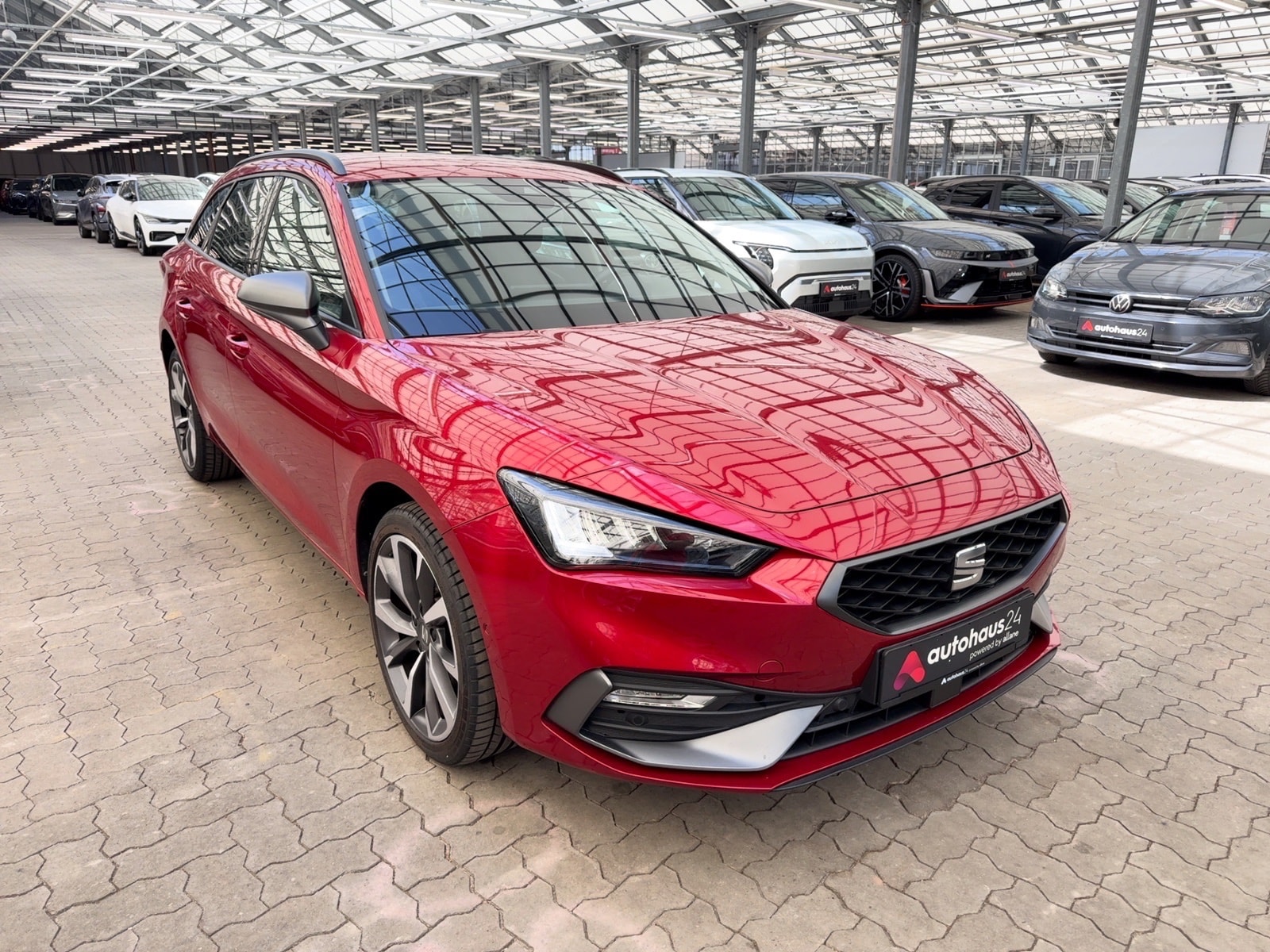 SEAT Leon Kombi SEAT Leon 1.4 e-HYBRID FR DSG Sportstourer Kombi #1
