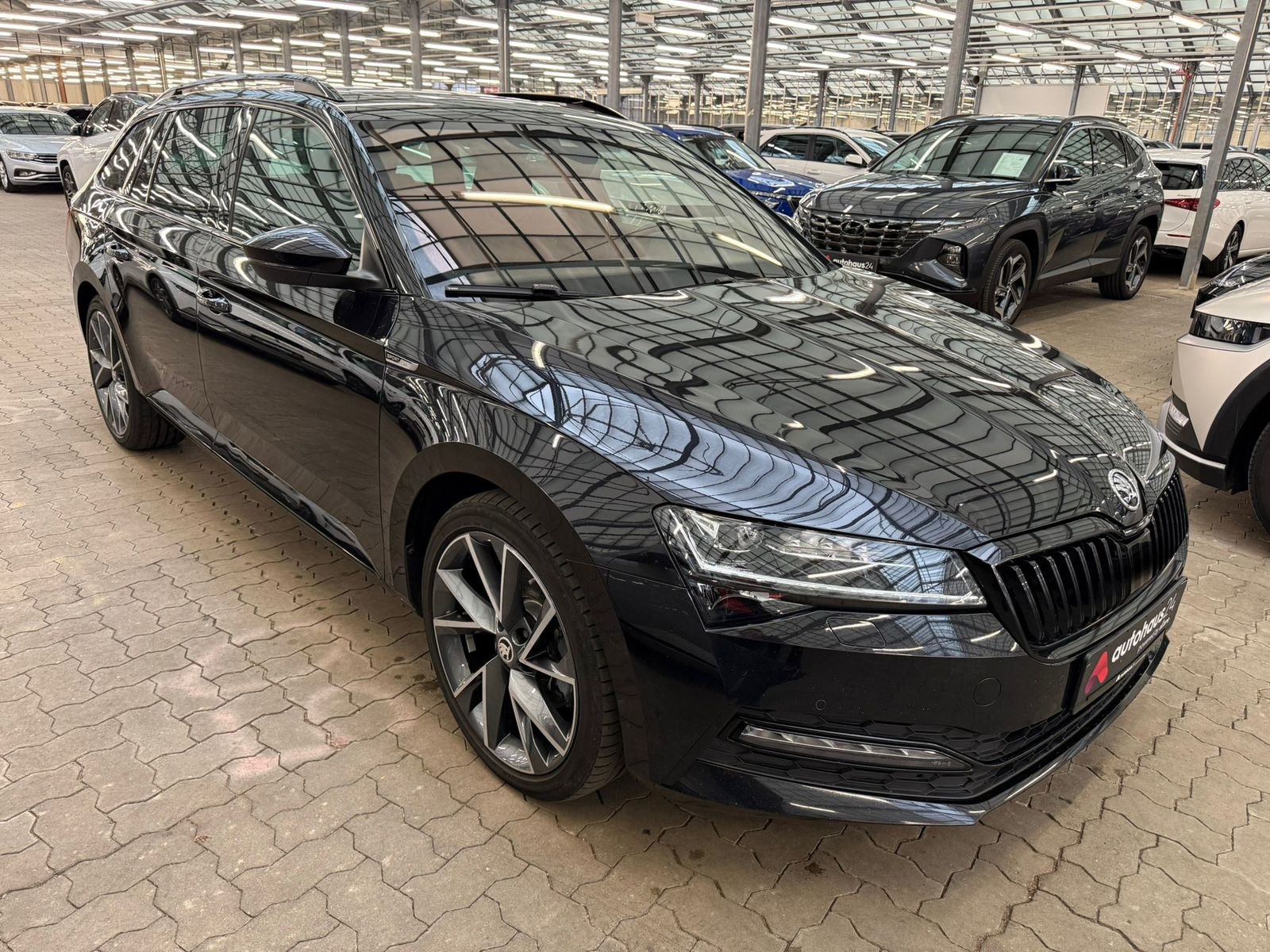 ŠKODA Superb Kombi SKODA Superb 2.0 TDI SCR 147kW DSG SPORTLINE COMBI Kombi #1