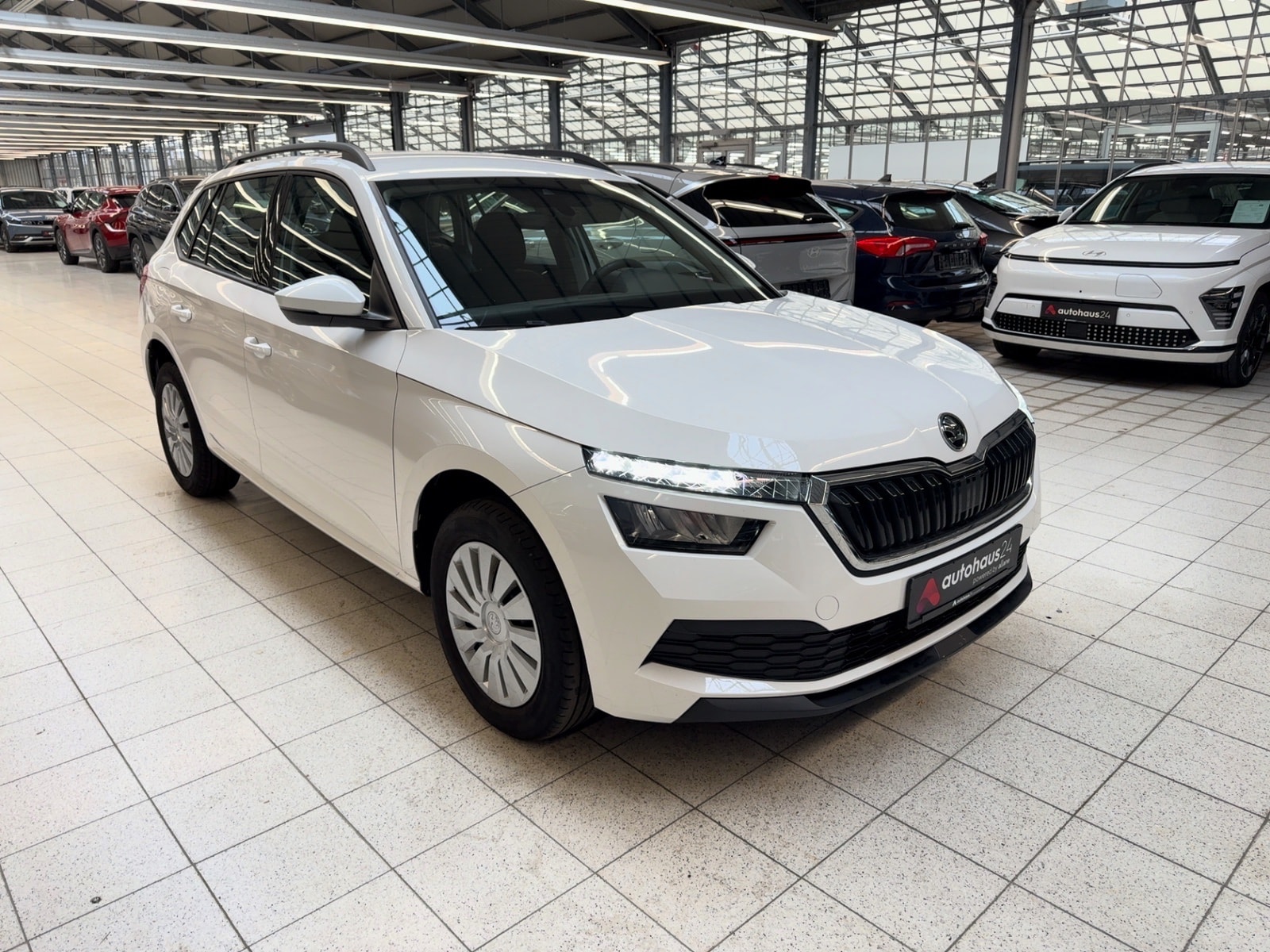 ŠKODA Kamiq SUV / Crossover / Geländewagen SKODA Kamiq 1.0 TSI DSG 81kW Active Sports Utility Vehicle #1