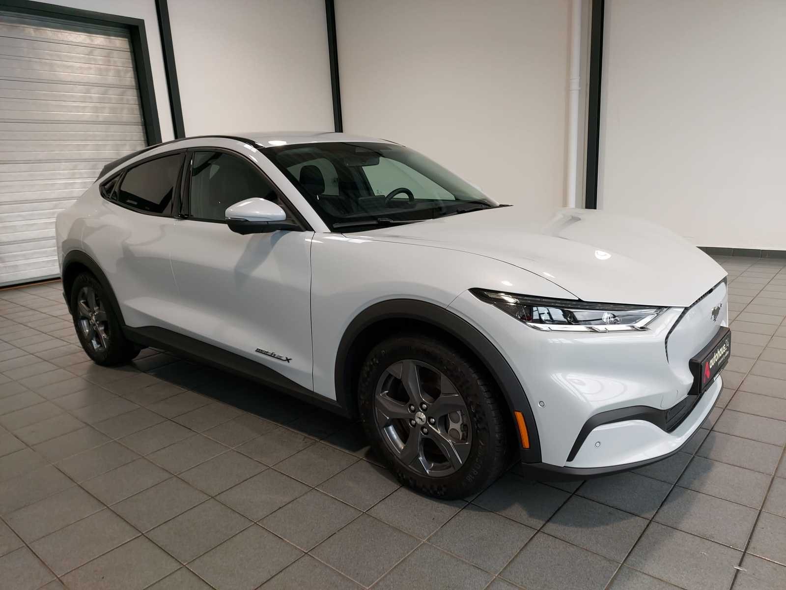 Ford Mustang SUV / Crossover / Geländewagen FORD Mustang Mach-E 99 kWh Sports Utility Vehicle #1