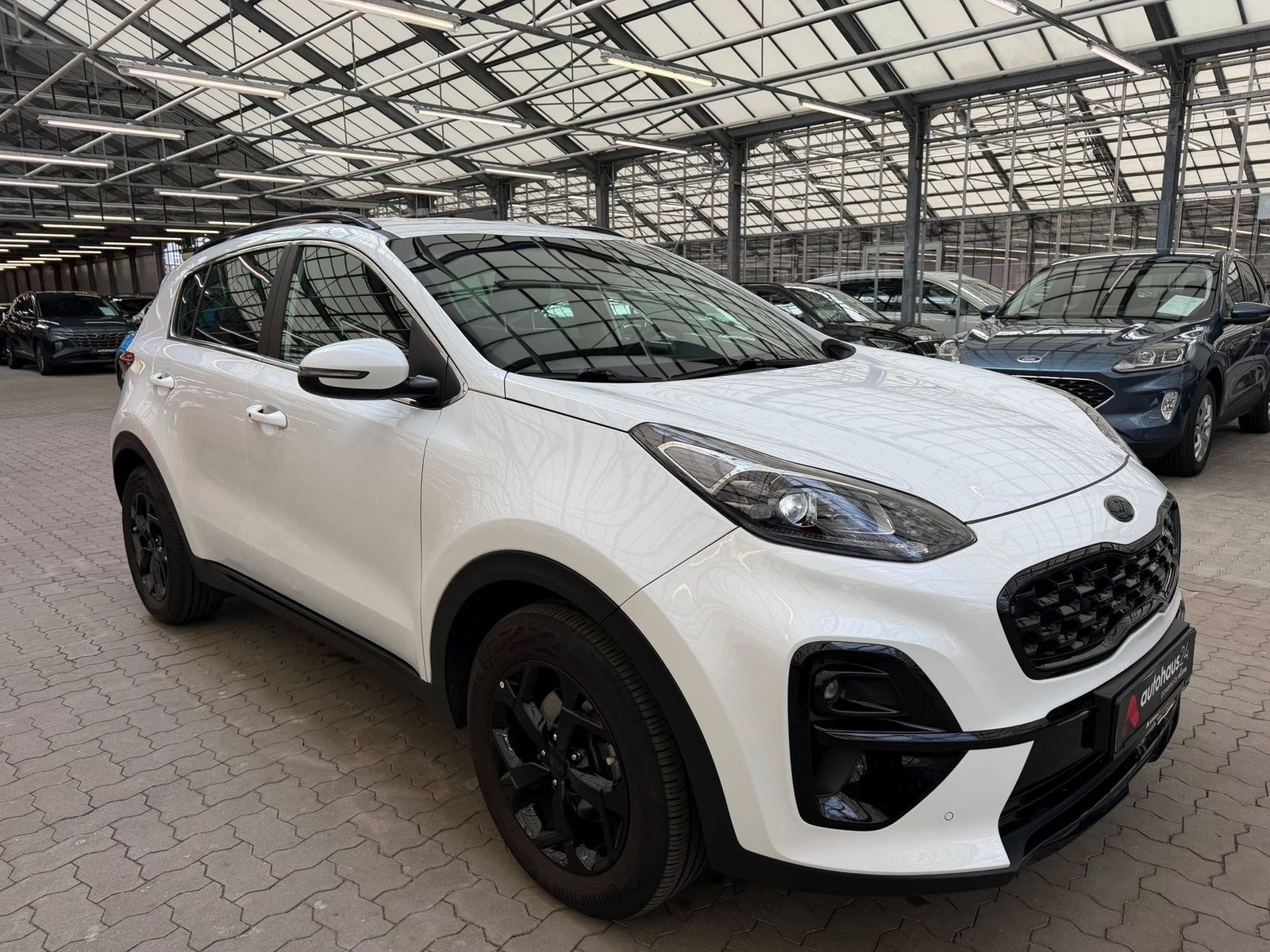 Kia Sportage SUV / Crossover / Geländewagen KIA Sportage 1.6 T-GDI DCT 2WD Black Edition Sports Utility Vehicle #1