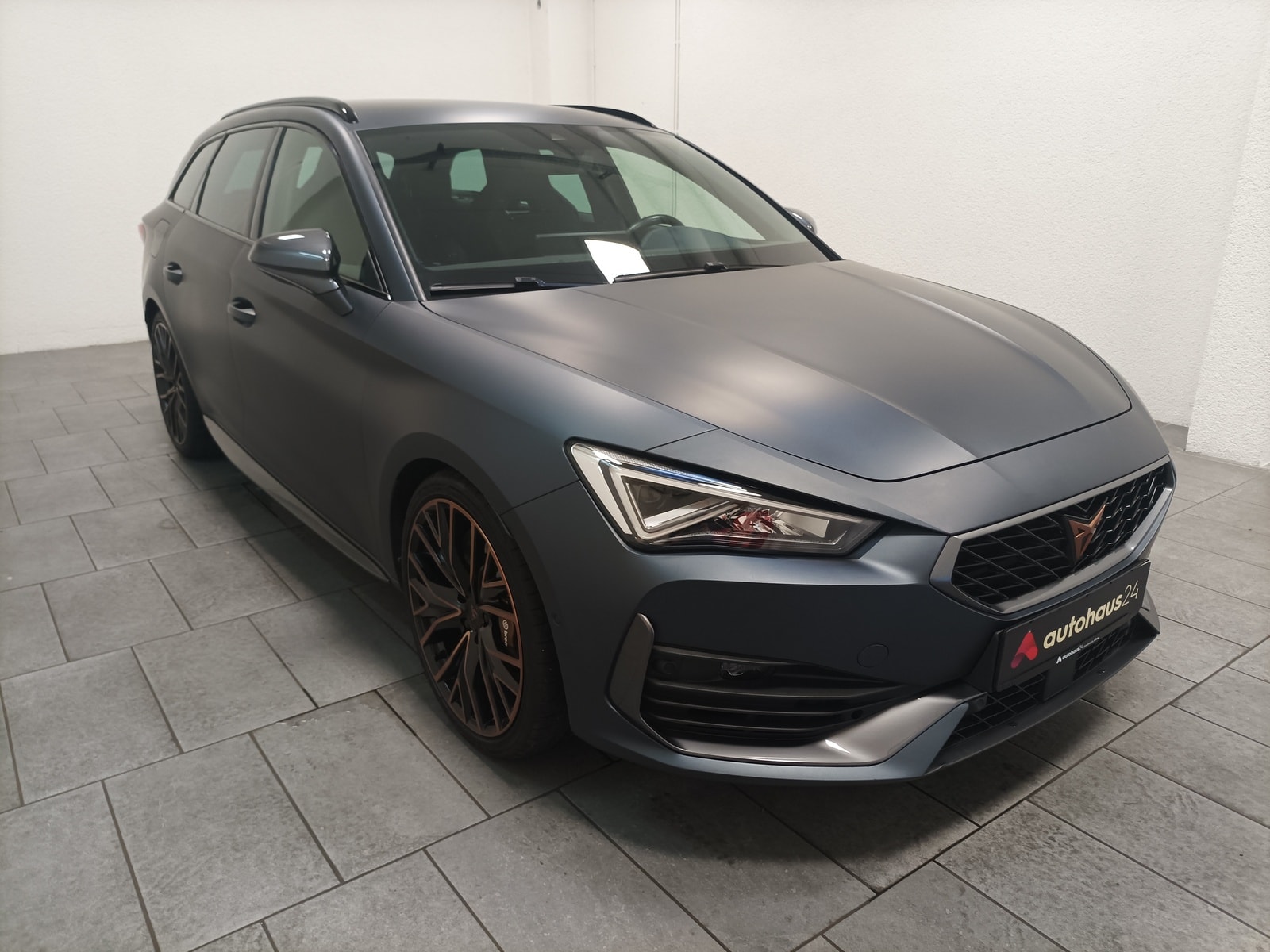 CUPRA Leon Kombi CUPRA Leon 2.0 TSI 228kW VZ 4Drive DSG Sportstourer Kombi #1
