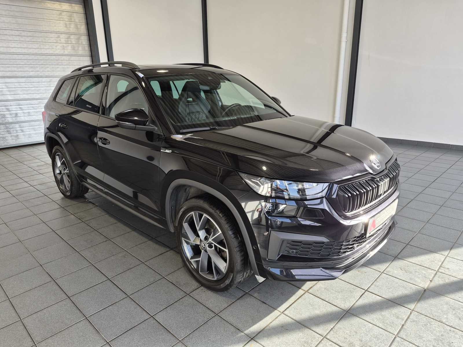 ŠKODA Kodiaq SUV / Crossover / Geländewagen SKODA Kodiaq 2.0 TSI DSG 4x4 SPORTLINE Sports Utility Vehicle #1