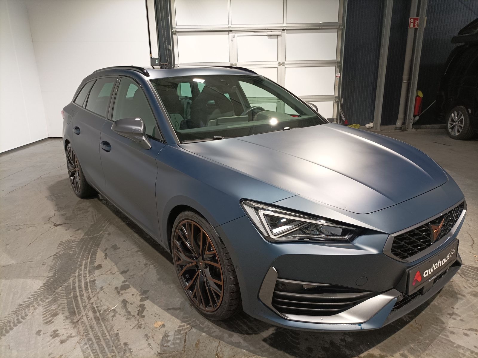 CUPRA Leon Kombi CUPRA Leon 2.0 TSI 228kW VZ 4Drive DSG Sportstourer Kombi #1