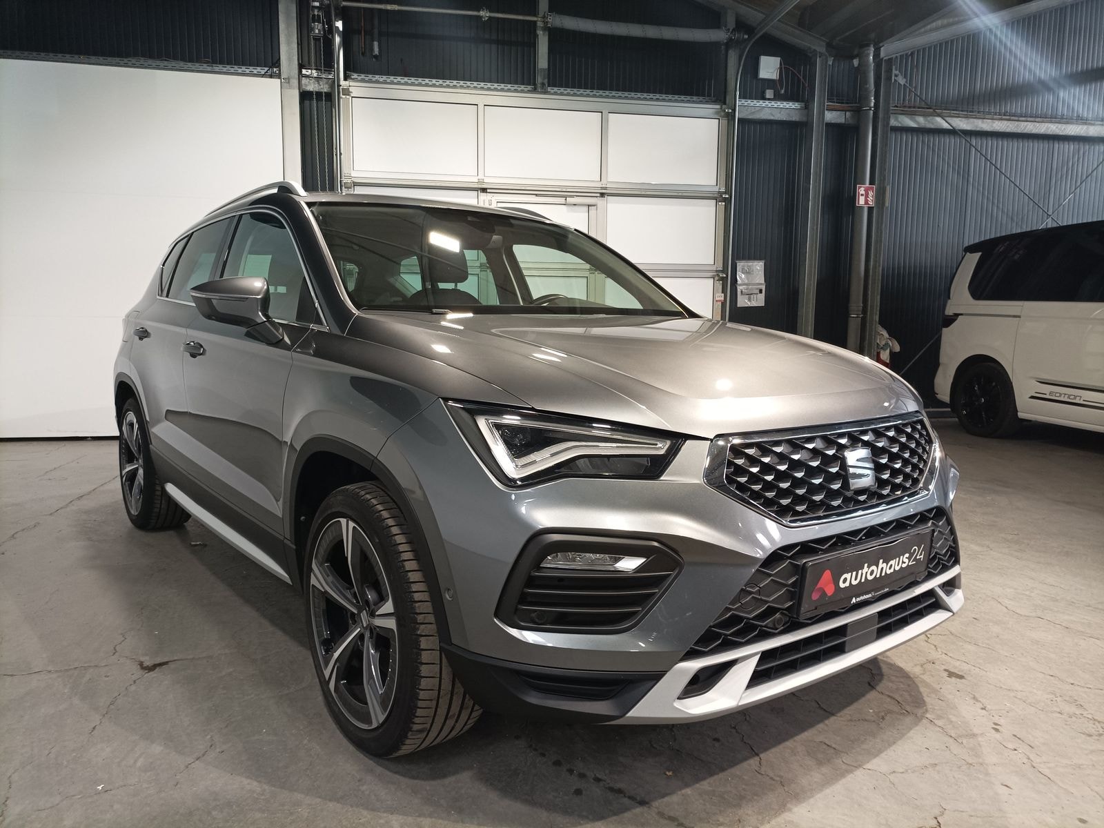 SEAT Ateca SUV / Crossover / Geländewagen SEAT Ateca 2.0 TSI 140kW Xperience 4Drive DSG Sports Utility Vehicle #1