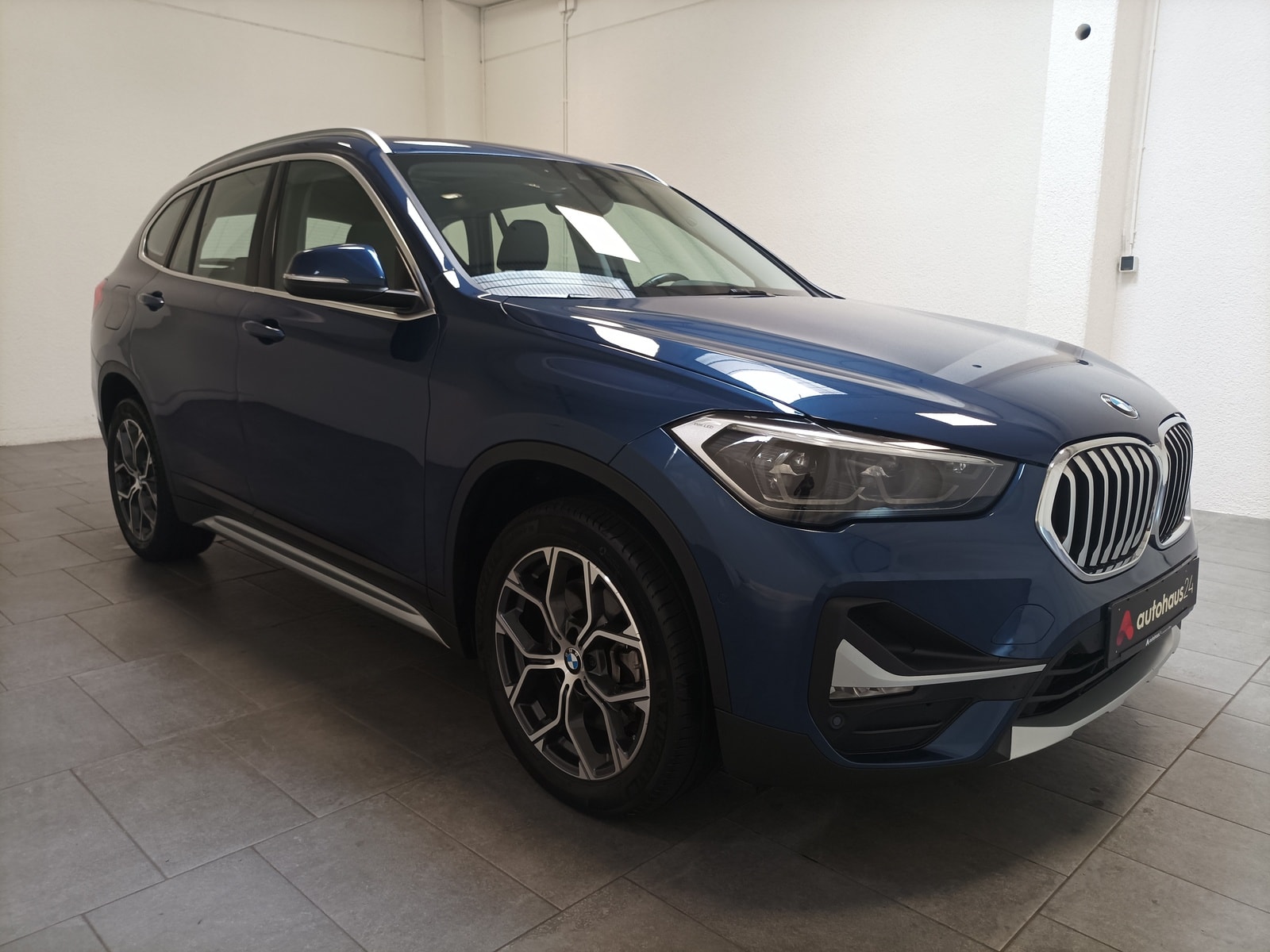 BMW X1 SUV / Crossover / Geländewagen BMW X1 sDrive20i xLine Steptronic DCT Sports Utility Vehicle #1