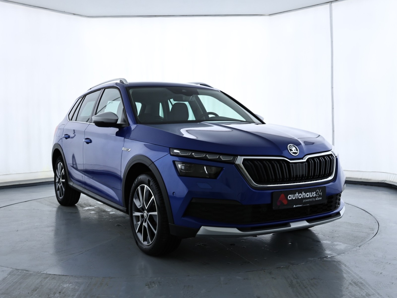 ŠKODA Kamiq SUV / Crossover / Geländewagen SKODA Kamiq 1.5 TSI ACT DSG Scoutline Sports Utility Vehicle #1