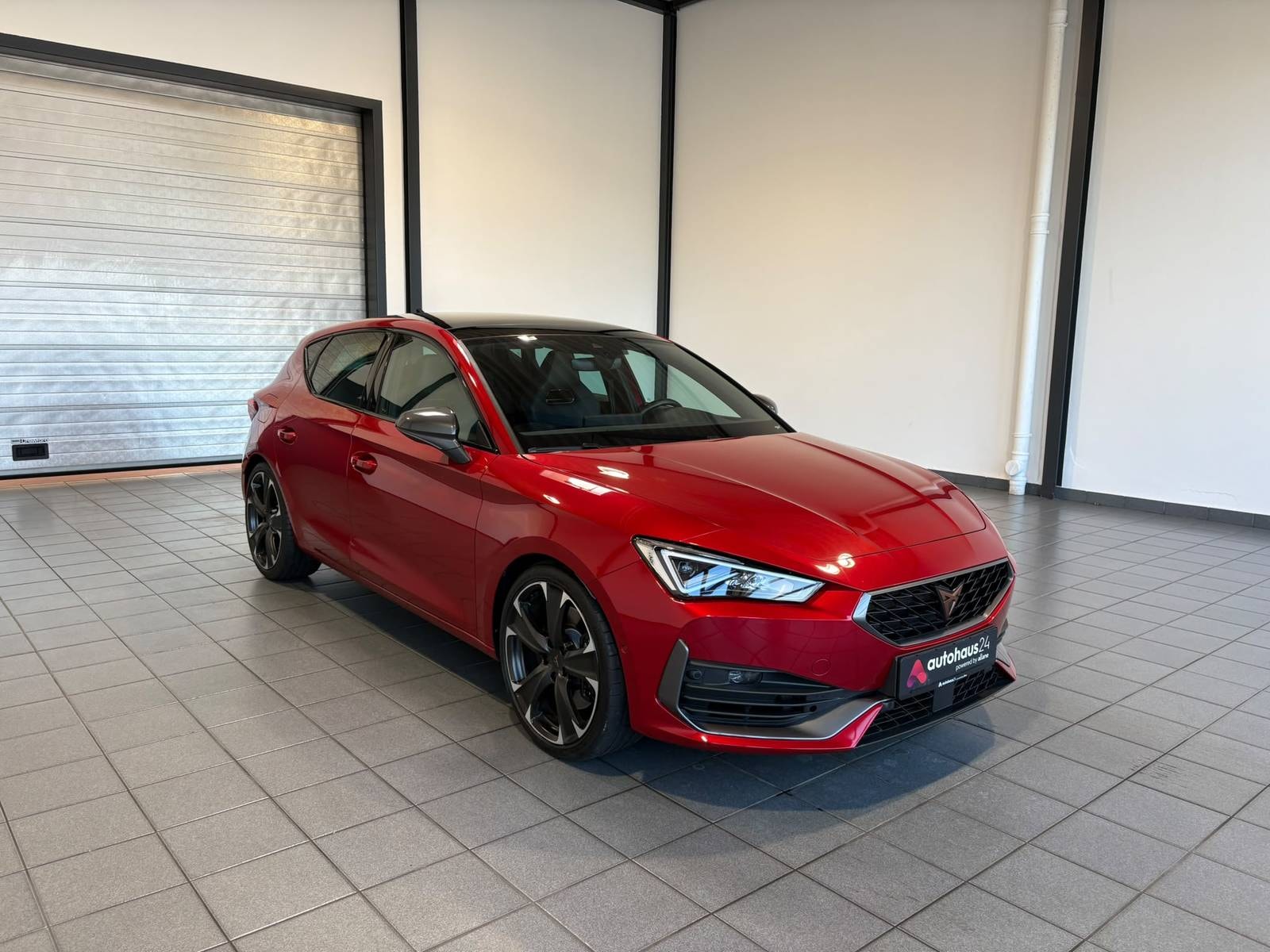 CUPRA Leon Limousine CUPRA Leon 2.0 TSI 221kW VZ DSG Schräghecklimousine #1