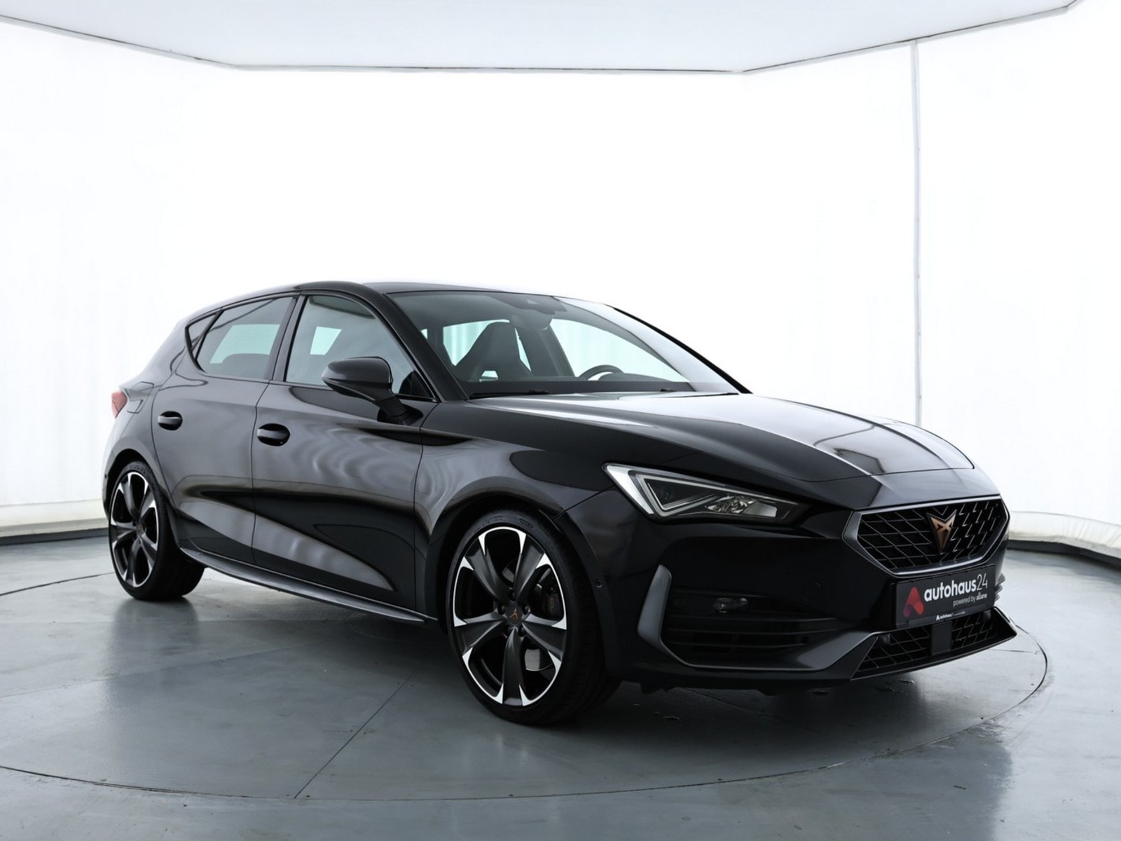 CUPRA Leon Limousine CUPRA Leon 2.0 TSI 221kW VZ DSG Schräghecklimousine #1