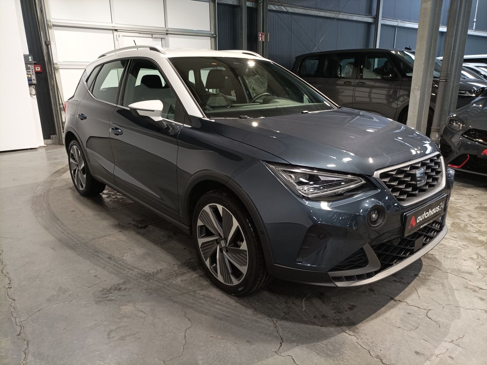 SEAT Arona SUV / Crossover / Geländewagen SEAT Arona 1.5 TSI 110kW FR DSG Sports Utility Vehicle #1