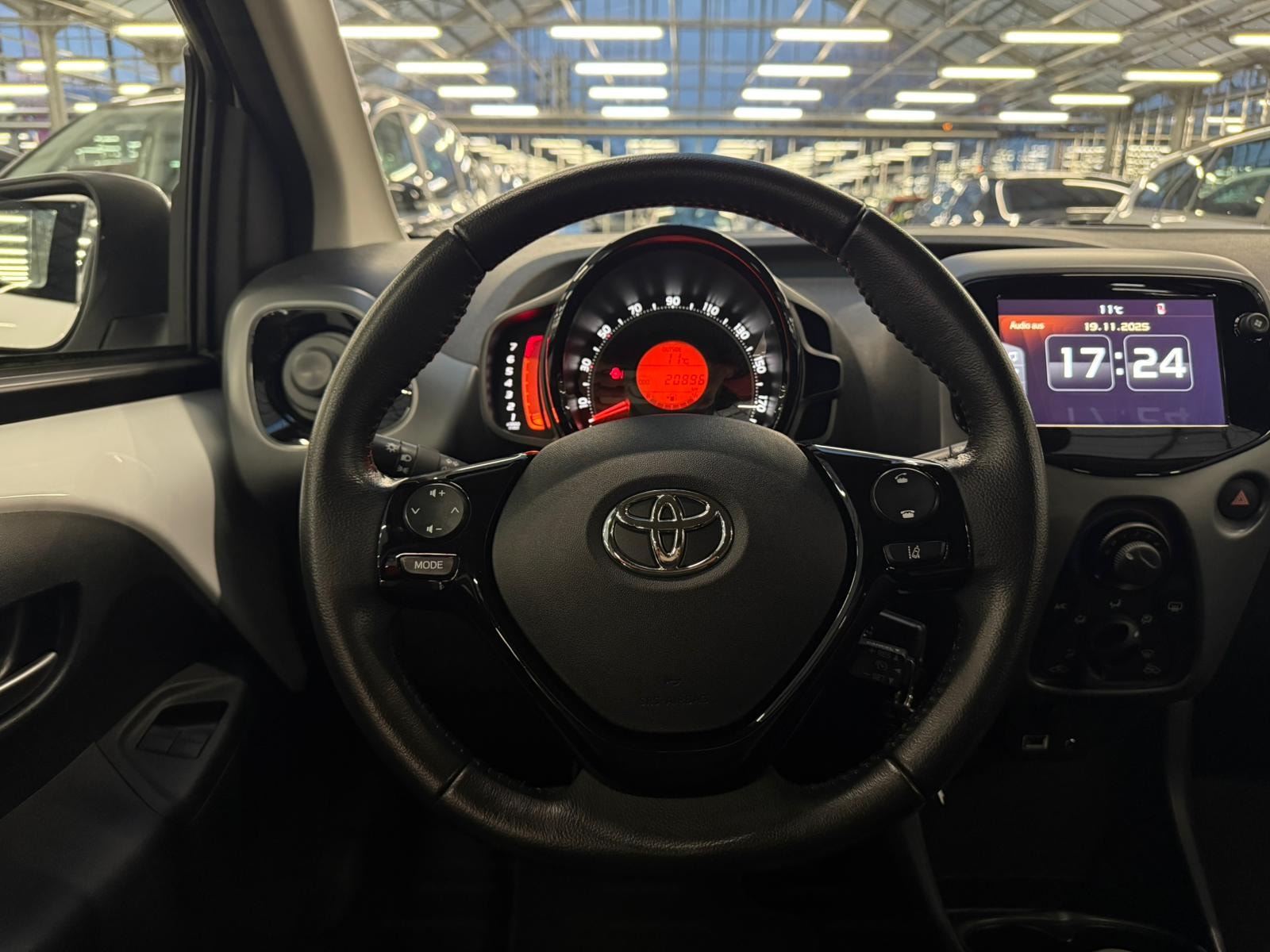 Toyota Aygo Schräghecklimousine Aygo 1.0 Team D (EURO 6d) #10