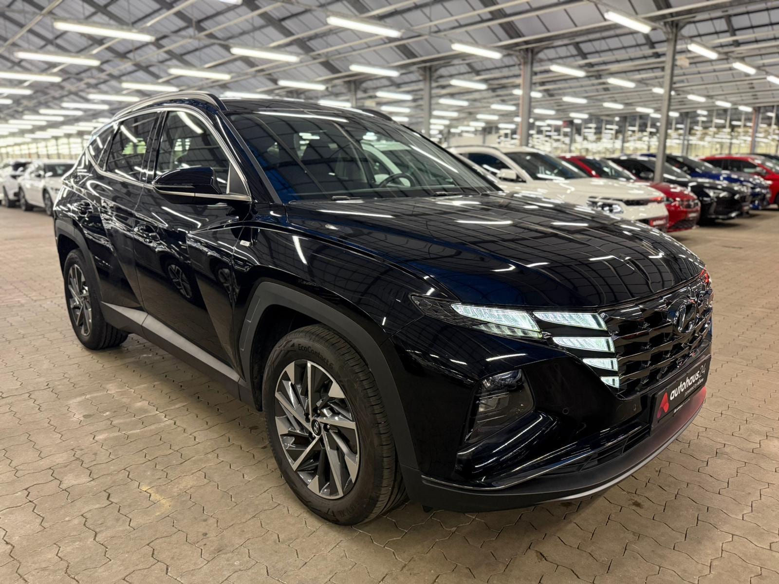 Hyundai Tucson SUV / Crossover / Geländewagen HYUNDAI Tucson 1.6 T-GDI 48V Trend Sports Utility Vehicle #1