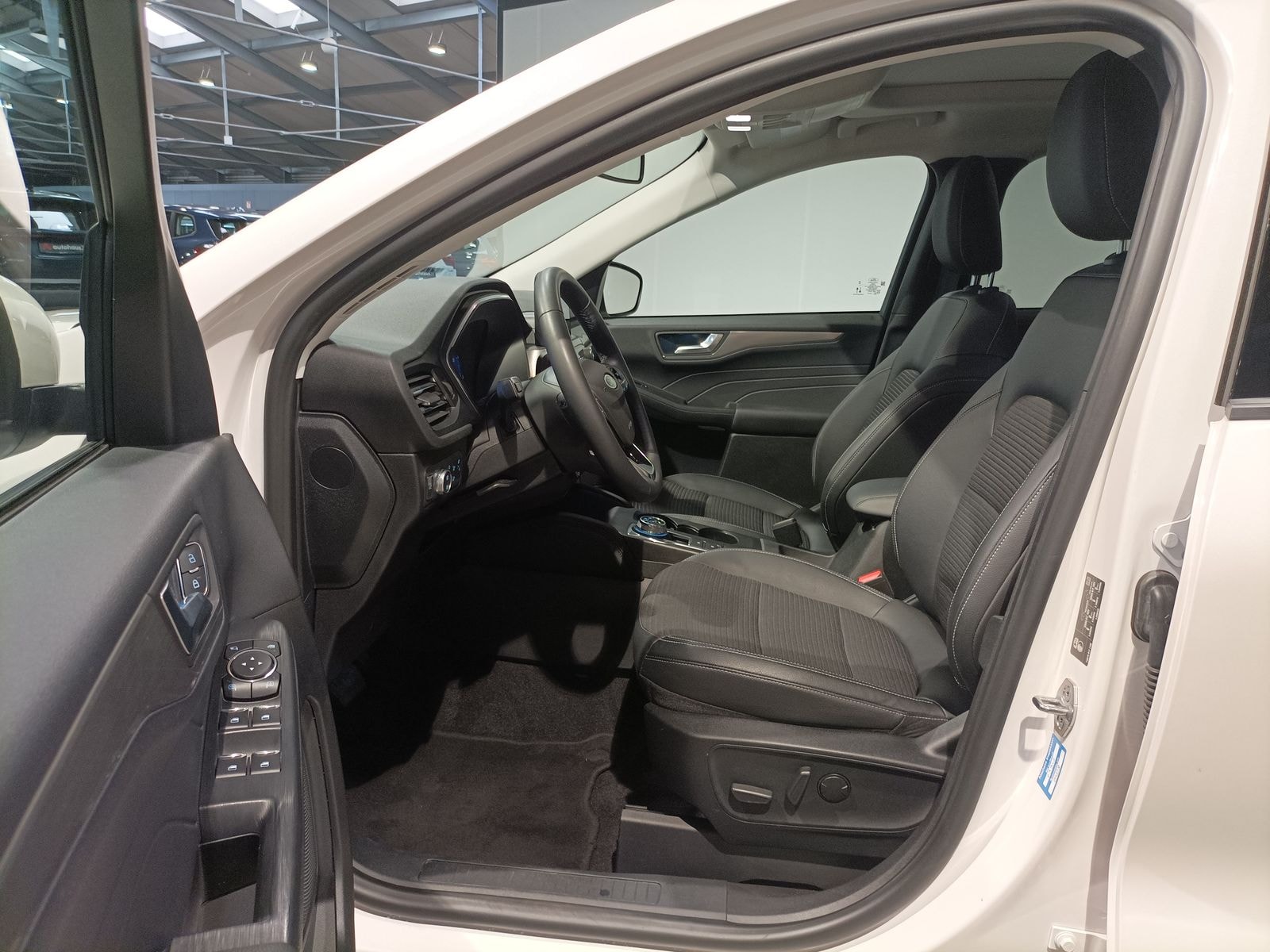 Ford Kuga SUV Kuga 2.5 Duratec Hybrid FHEV Titanium X #8