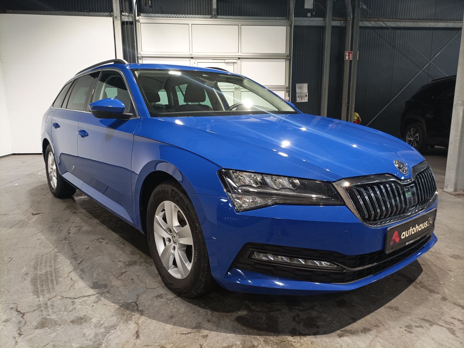 ŠKODA Superb Kombi SKODA Superb 2.0 TDI SCR AMBITION Combi Kombi #1