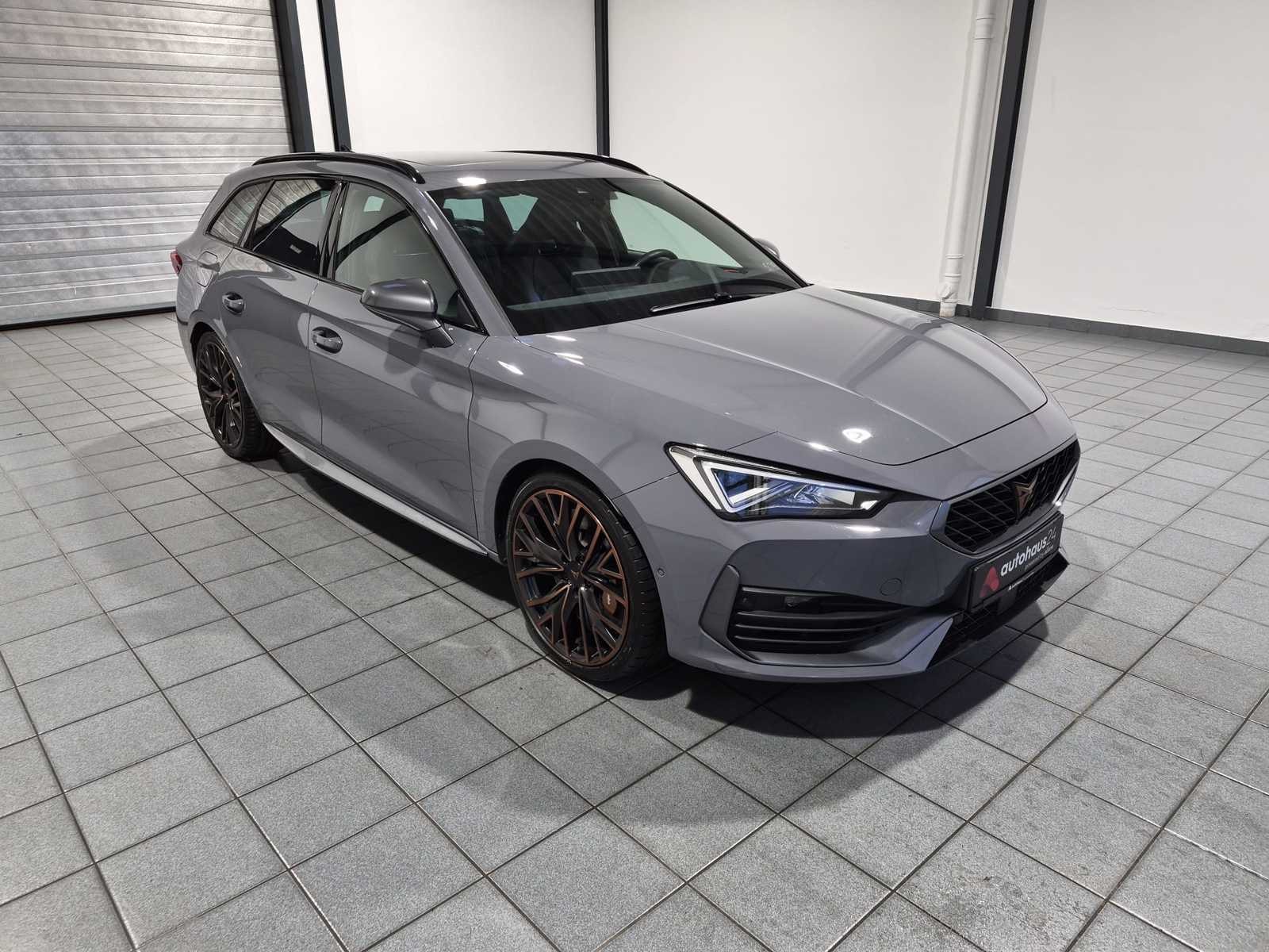 CUPRA Leon Kombi CUPRA Leon 2.0 TSI 228kW VZ 4Drive DSG Sportstourer Kombi #1