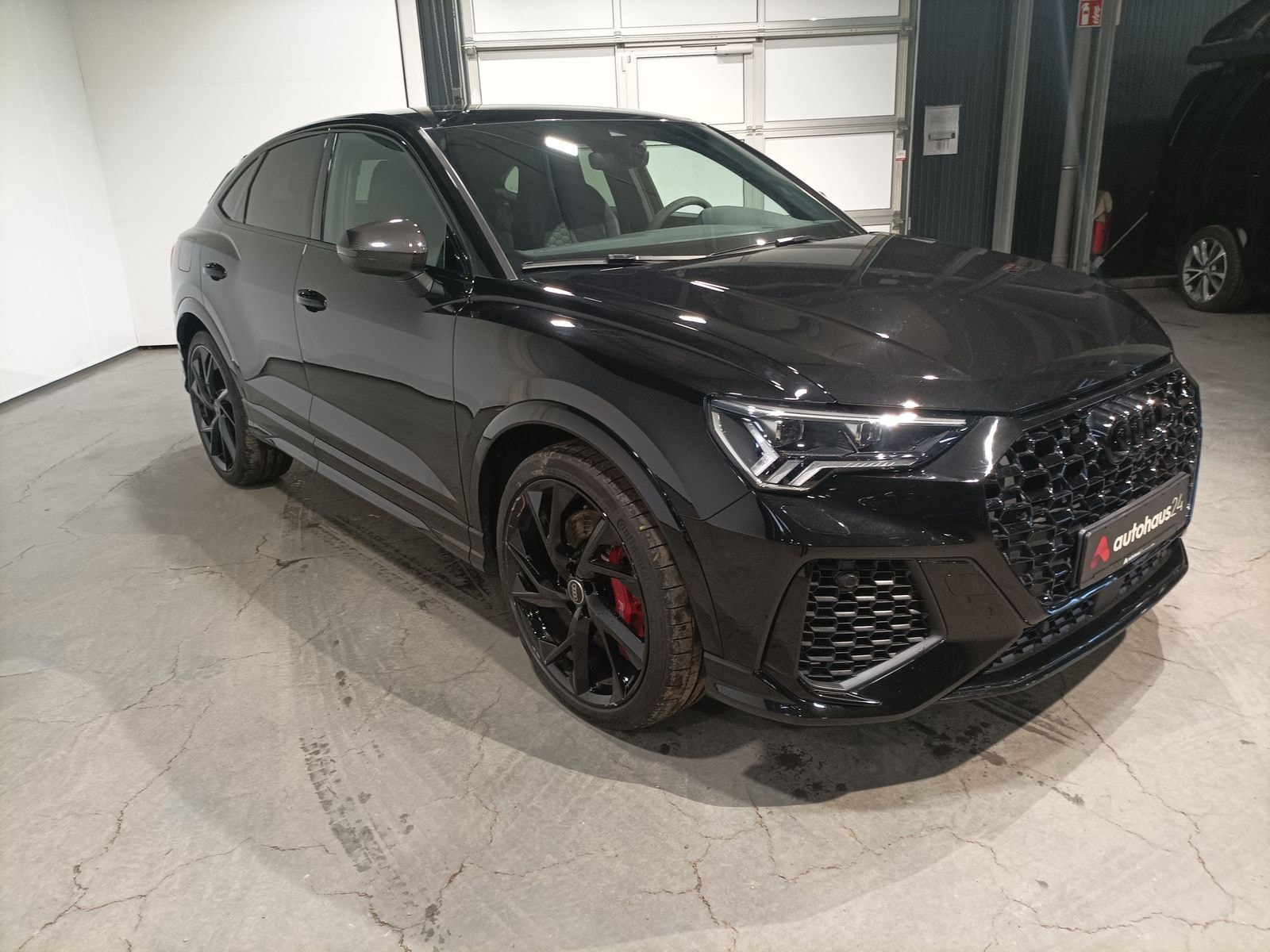 Audi Q3 SUV / Crossover / Geländewagen AUDI RS Q3 Sportback 2.5 TFSI S tronic quattro Sports Utility Vehicle #1