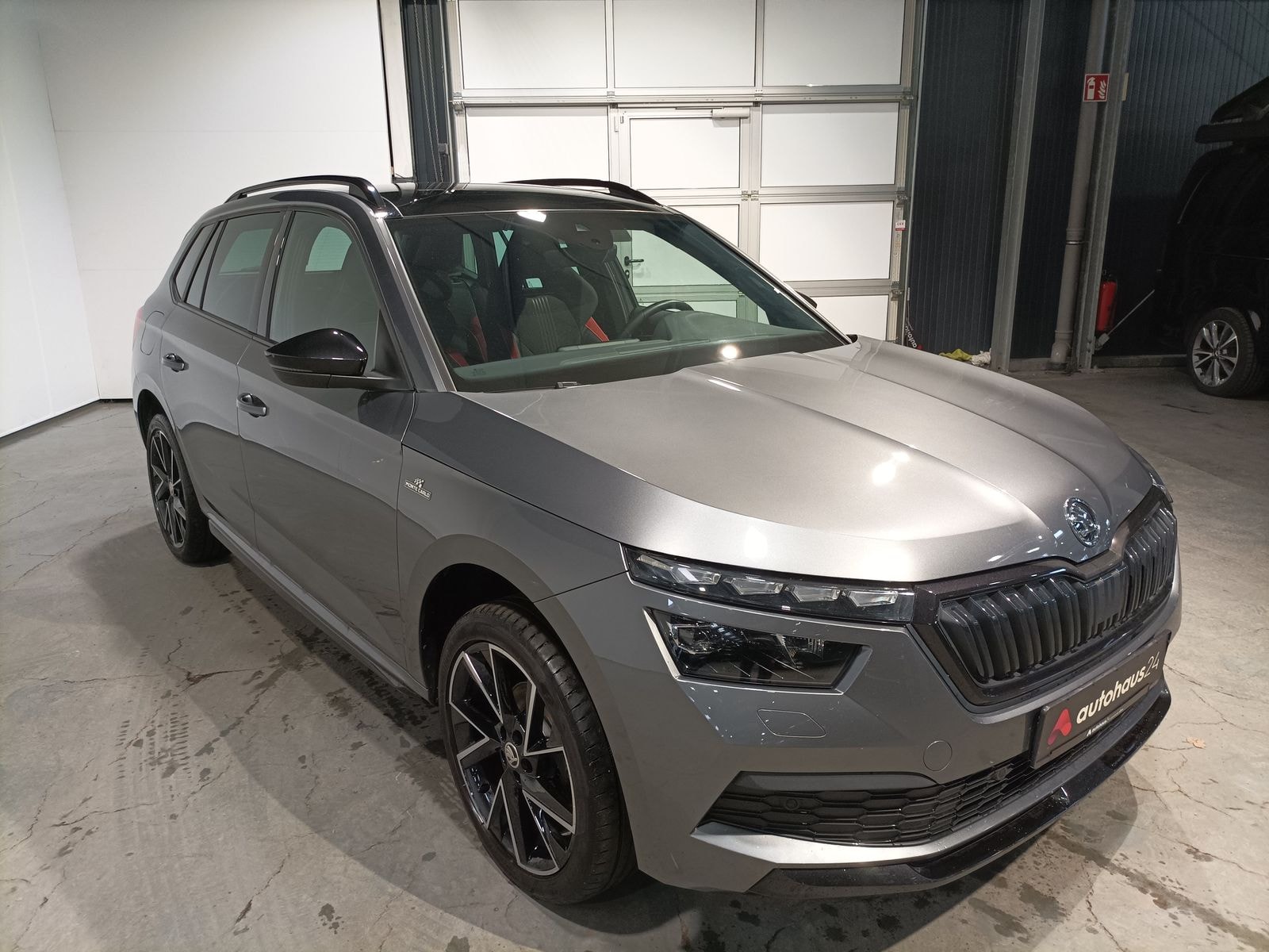 ŠKODA Kamiq SUV / Crossover / Geländewagen SKODA Kamiq 1.5 TSI ACT DSG MONTE CARLO Sports Utility Vehicle #1