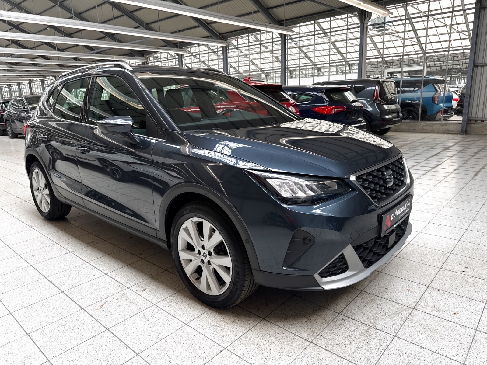 SEAT Arona SUV / Crossover / Geländewagen SEAT Arona 1.0 TSI 81kW Xperience DSG Sports Utility Vehicle #1