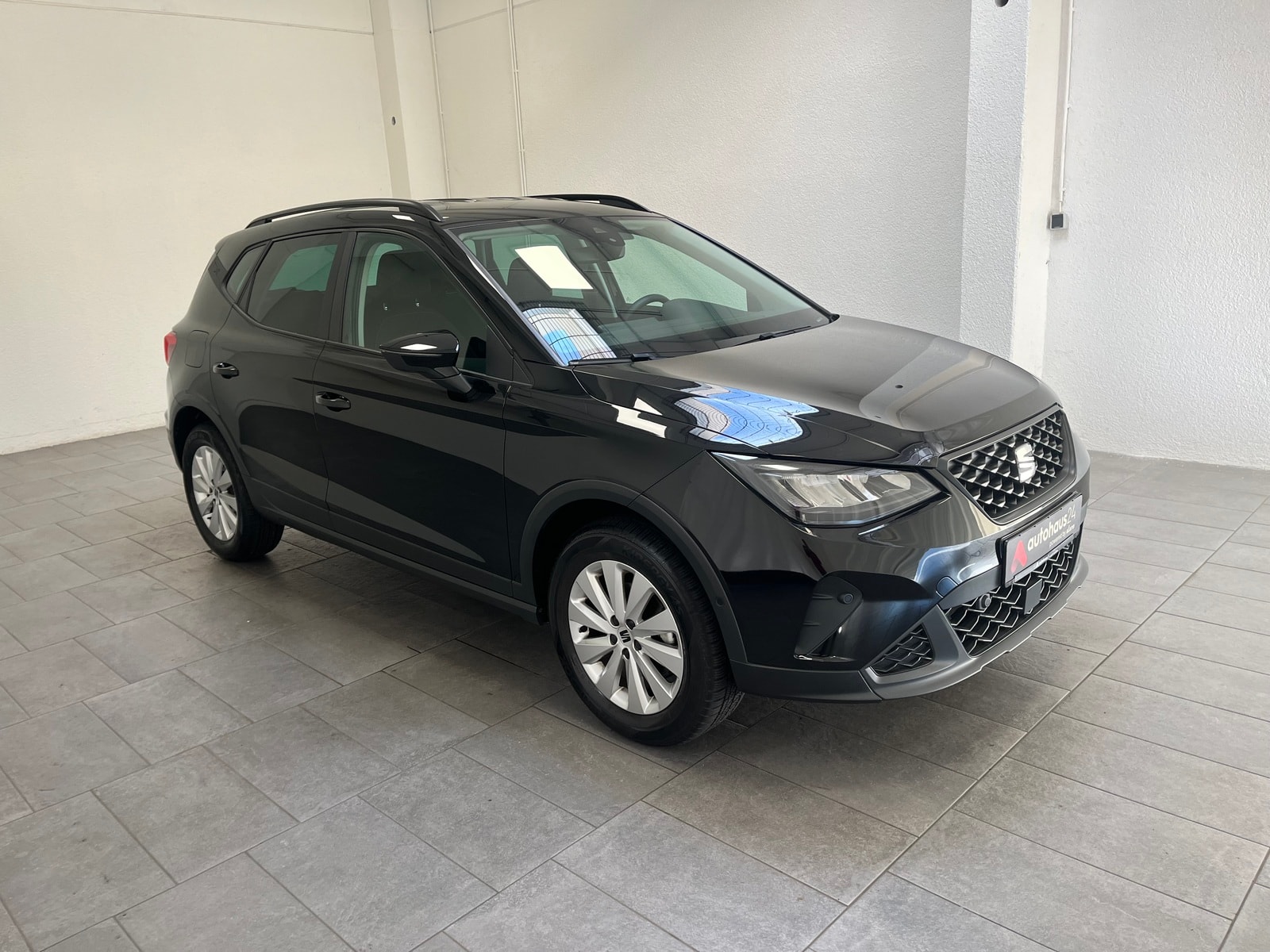SEAT Arona SUV / Crossover / Geländewagen SEAT Arona 1.0 TSI 81kW Style DSG Sports Utility Vehicle #1