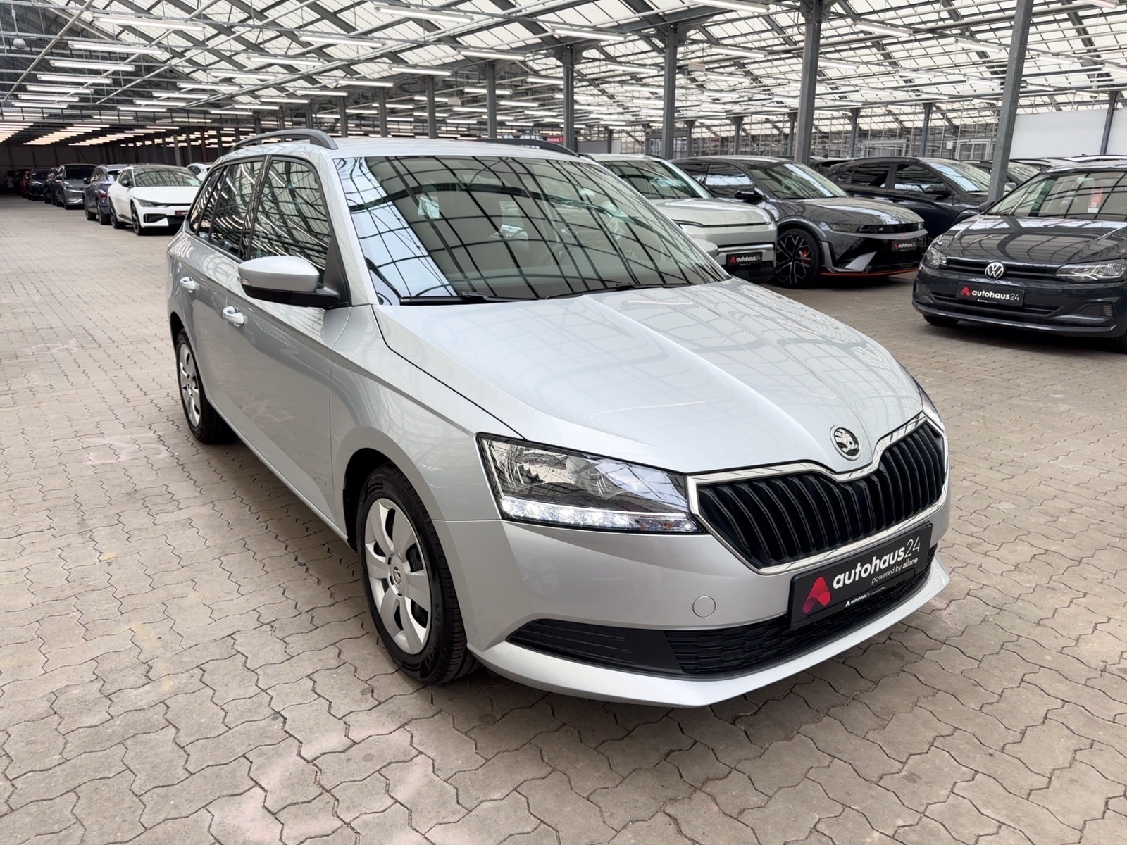 ŠKODA Fabia Kombi SKODA Fabia 1.0l MPI 44kW ACTIVE COMBI Kombi #1