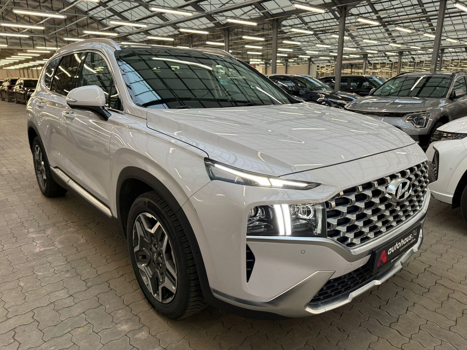 Hyundai Santa Fe SUV / Crossover / Geländewagen HYUNDAI Santa Fe 1.6 T-GDI Plug-in Hybrid 4WD Auto Sports Utility Vehicle #1