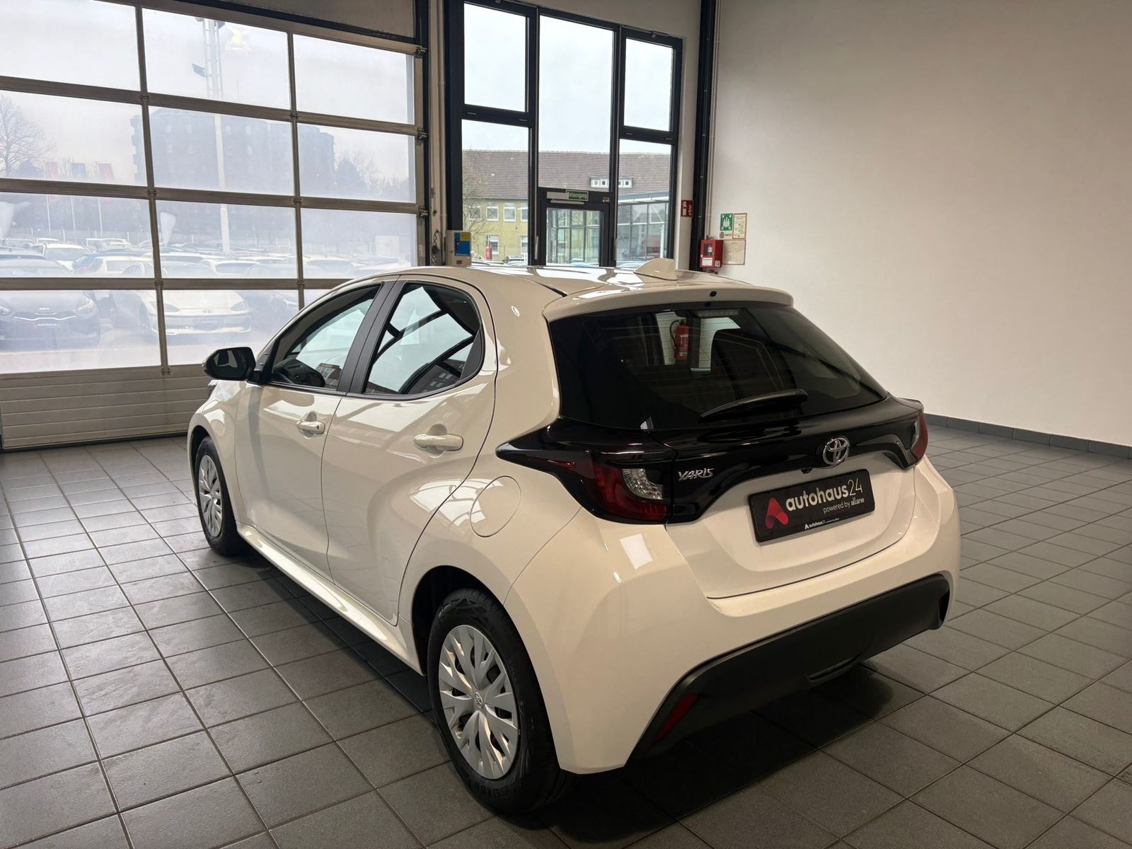 Toyota Yaris Limousine Yaris 1.0 Dual-VVTi Comfort (EURO 6d) #4