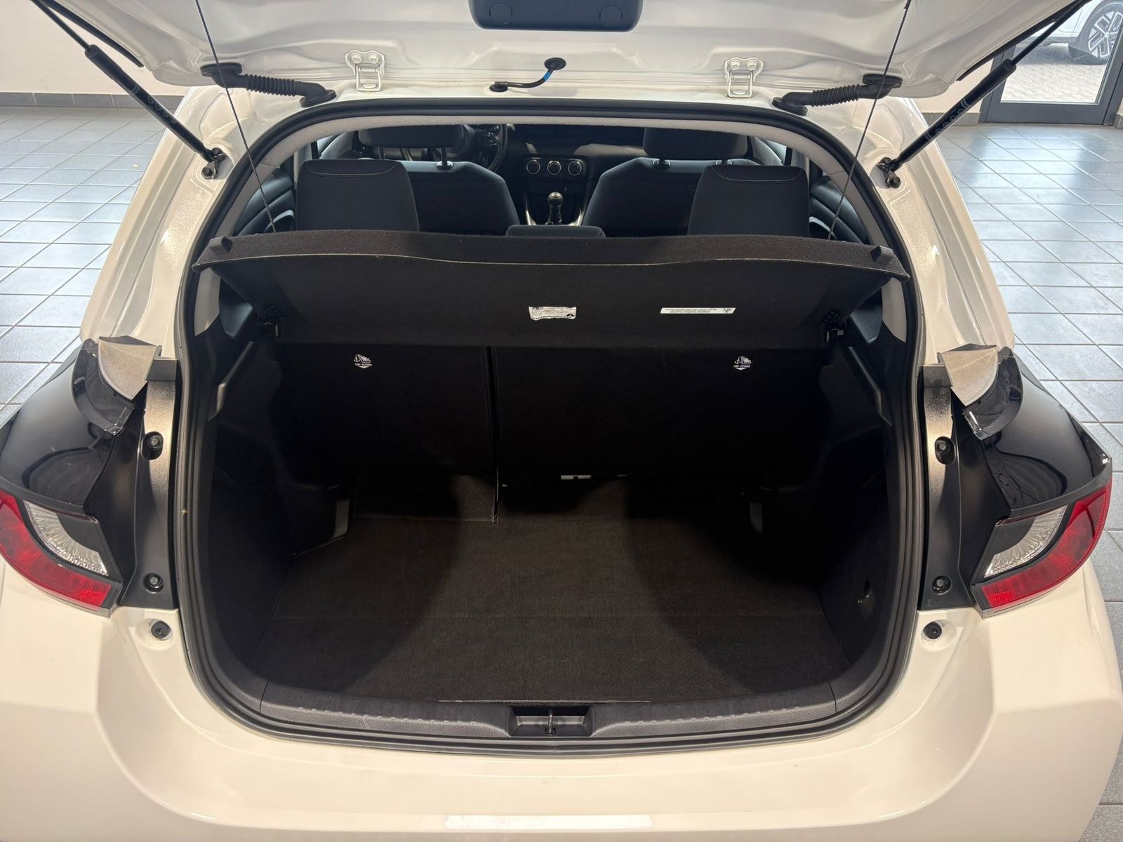 Toyota Yaris Limousine Yaris 1.0 Dual-VVTi Comfort (EURO 6d) #6