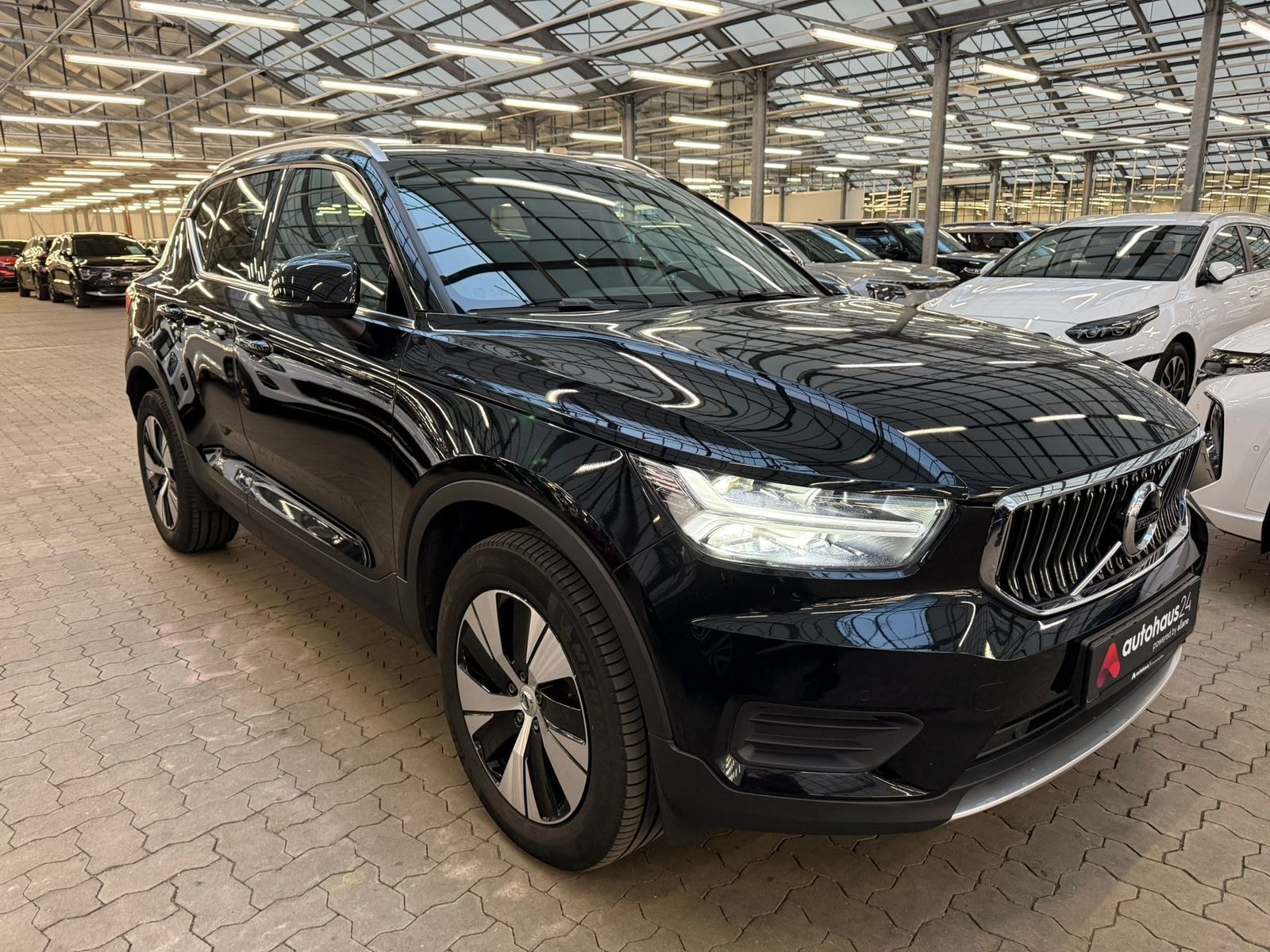 Volvo XC40 SUV / Crossover / Geländewagen VOLVO XC40 T4 Recharge Inscription Expression Sports Utility Vehicle #1