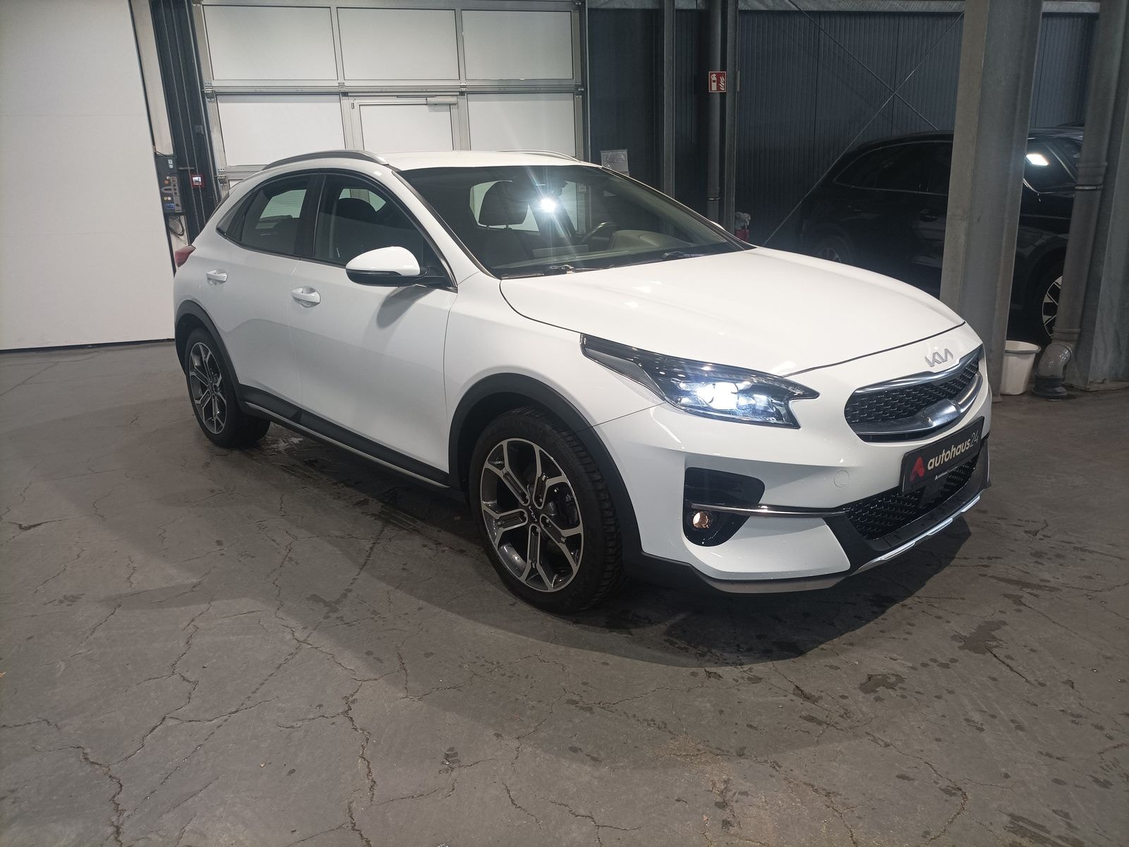 Kia XCeed SUV / Crossover / Geländewagen KIA XCeed 1.5 T-GDI Spirit Sports Utility Vehicle #1