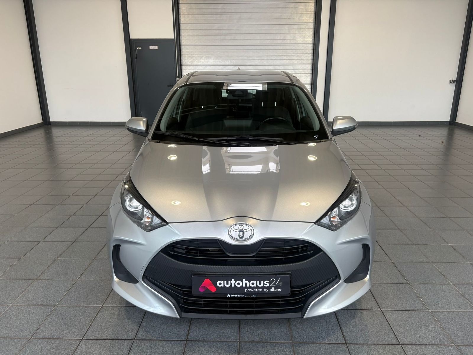 Toyota Yaris Limousine Yaris 1.0 Dual-VVTi Comfort (EURO 6d) #2