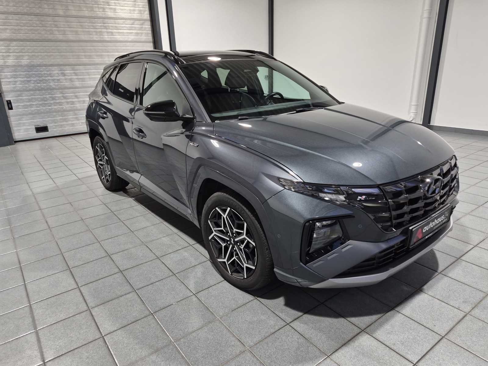 Hyundai Tucson SUV / Crossover / Geländewagen HYUNDAI Tucson 1.6 T-GDI Plug-in Hybrid 4WD Auto Sports Utility Vehicle #1