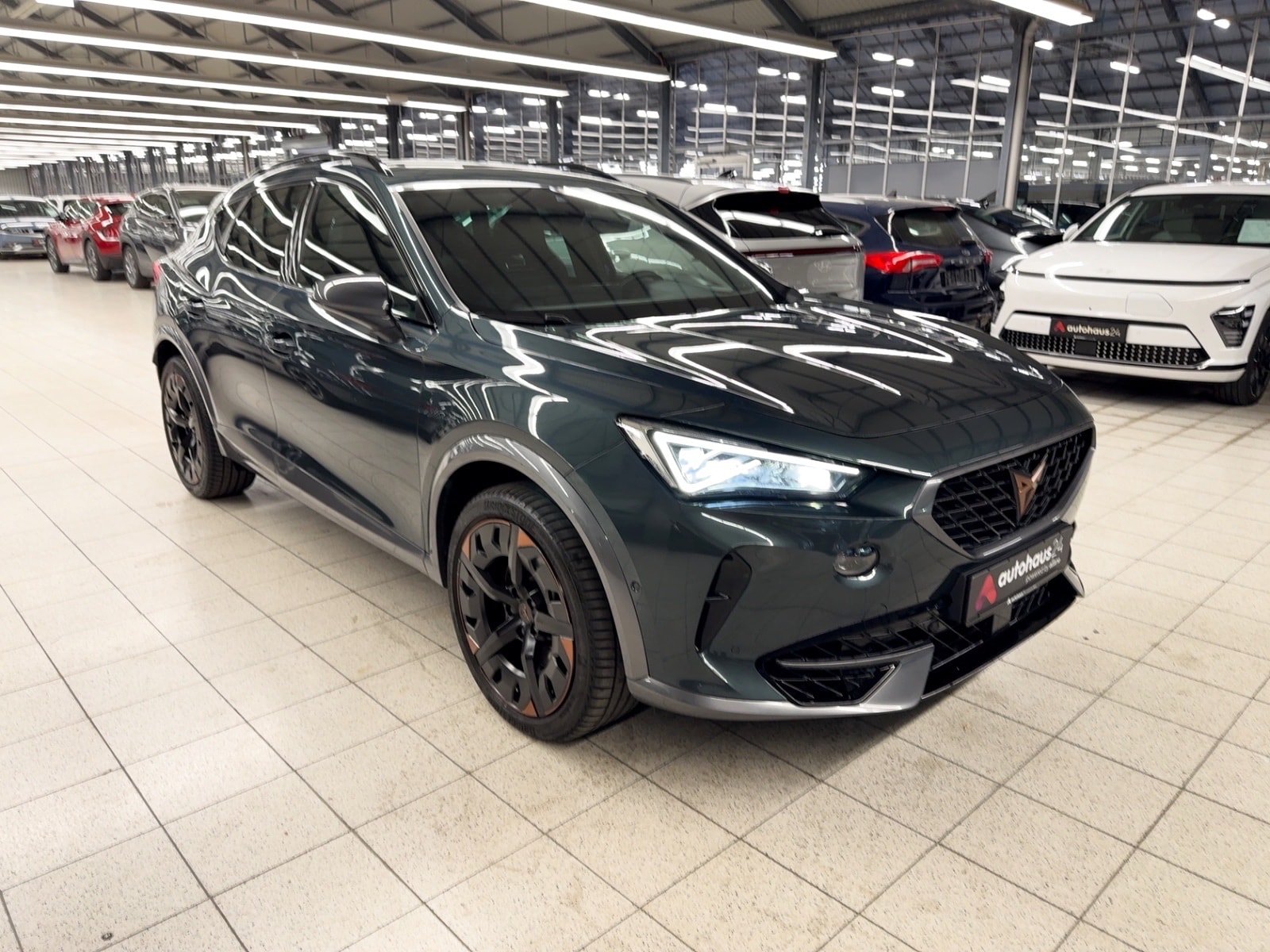 CUPRA Formentor SUV / Crossover / Geländewagen CUPRA Formentor 2.0 TSI 228kW VZ 4Drive DSG Sports Utility Vehicle #1
